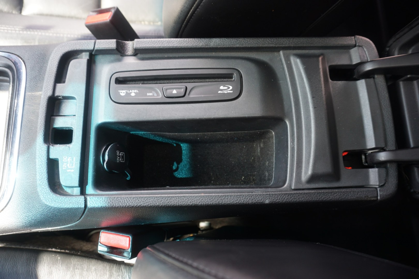 2015 DODGE DURANGO LIMITED (1C4RDJDG5FC) with an 3.6L V6 engine, Automatic transmission, located at 312 Centre Ave, Schuylkill Haven, PA, 17972, (570) 593-5278, 40.638130, -76.177383- Photo#31