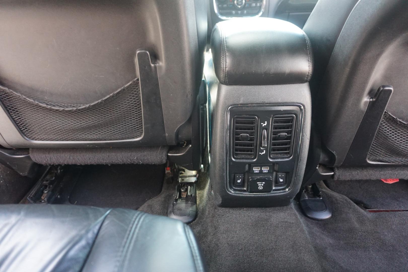 2015 DODGE DURANGO LIMITED (1C4RDJDG5FC) with an 3.6L V6 engine, Automatic transmission, located at 312 Centre Ave, Schuylkill Haven, PA, 17972, (570) 593-5278, 40.638130, -76.177383- Photo#36