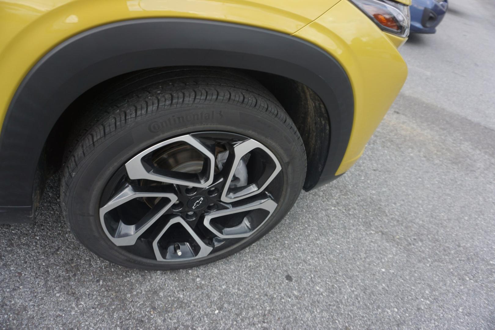2024 /GRAY CHEVROLET TRAX 2RS (KL77LJE29RC) with an 1.2L I3 engine, AUTOMATIC transmission, located at 312 Centre Ave, Schuylkill Haven, PA, 17972, (570) 593-5278, 40.638130, -76.177383- Photo#4