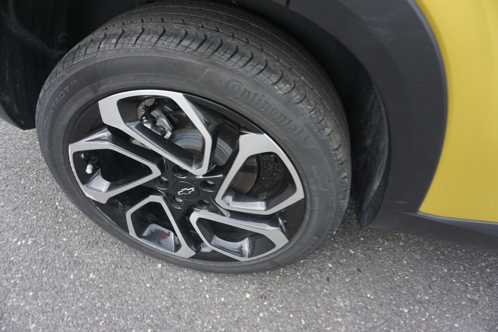 2024 /GRAY CHEVROLET TRAX 2RS (KL77LJE29RC) with an 1.2L I3 engine, AUTOMATIC transmission, located at 312 Centre Ave, Schuylkill Haven, PA, 17972, (570) 593-5278, 40.638130, -76.177383- Photo#5