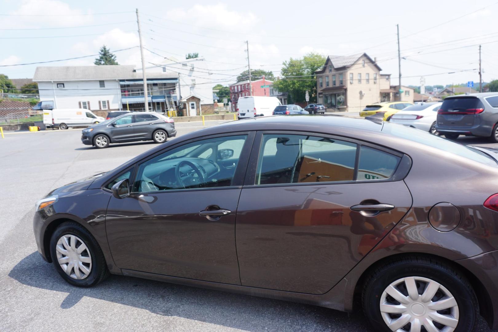 2017 TAN /BLACK KIA FORTE LX (3KPFK4A73HE) with an 2L I4 engine, AUTOMATIC transmission, located at 312 Centre Ave, Schuylkill Haven, PA, 17972, (570) 593-5278, 40.638130, -76.177383- Photo#4