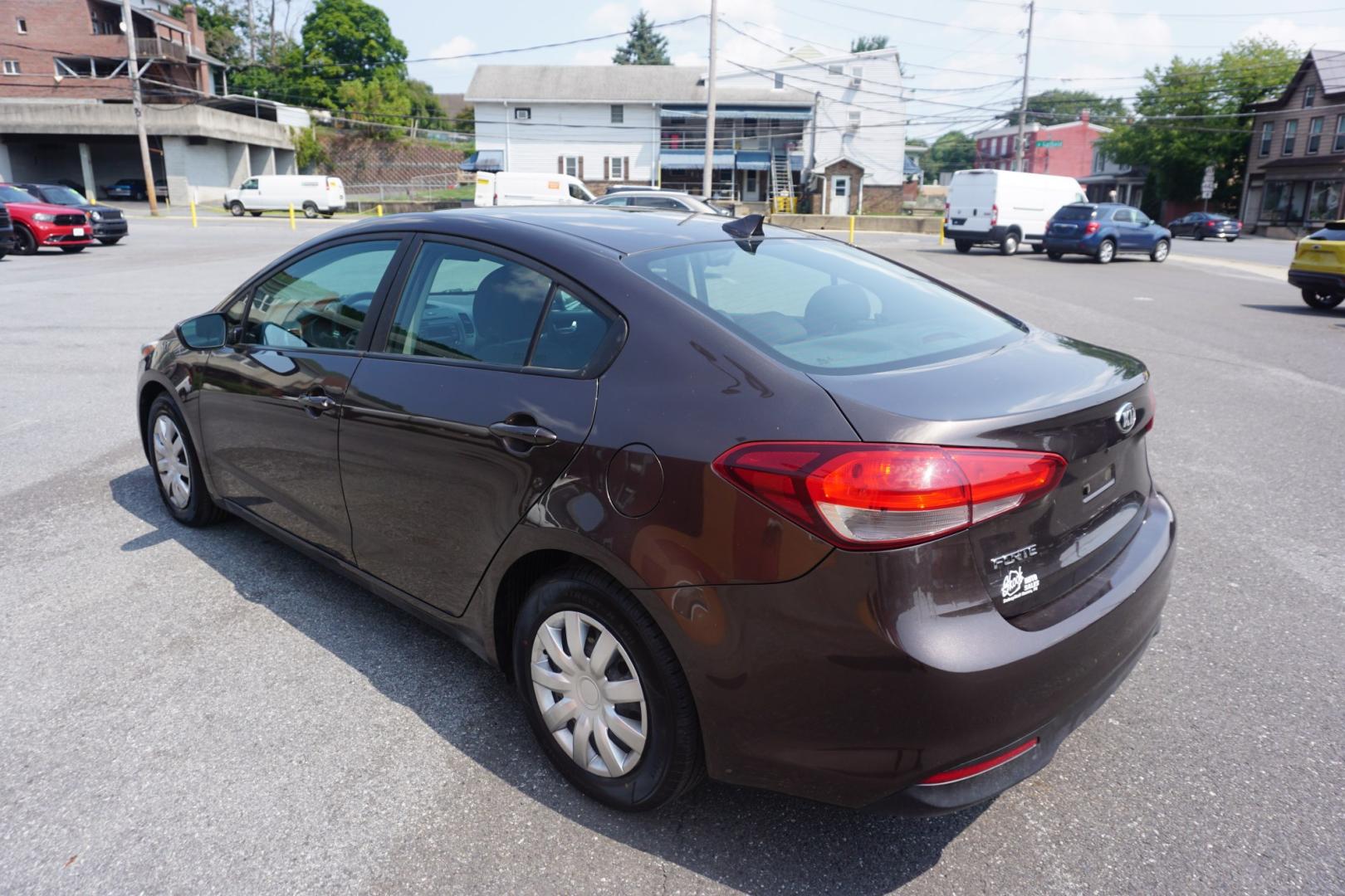 2017 TAN /BLACK KIA FORTE LX (3KPFK4A73HE) with an 2L I4 engine, AUTOMATIC transmission, located at 312 Centre Ave, Schuylkill Haven, PA, 17972, (570) 593-5278, 40.638130, -76.177383- Photo#5
