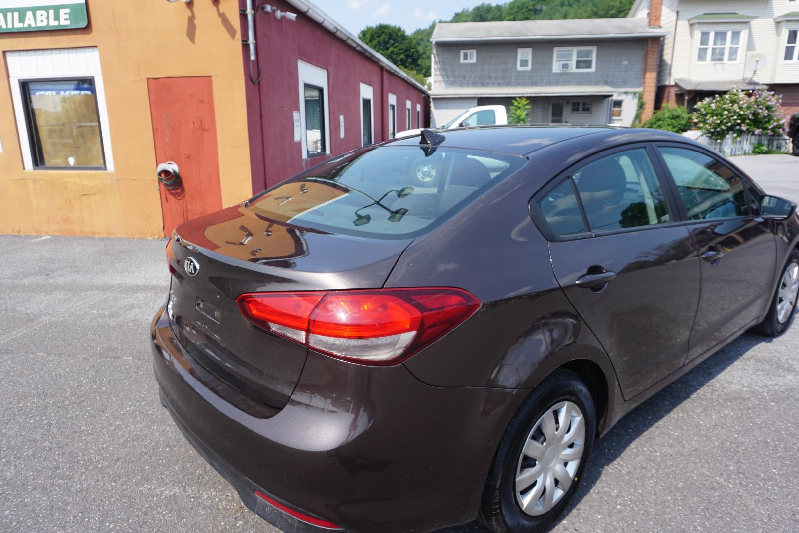 2017 TAN /BLACK KIA FORTE LX (3KPFK4A73HE) with an 2L I4 engine, AUTOMATIC transmission, located at 312 Centre Ave, Schuylkill Haven, PA, 17972, (570) 593-5278, 40.638130, -76.177383- Photo#7