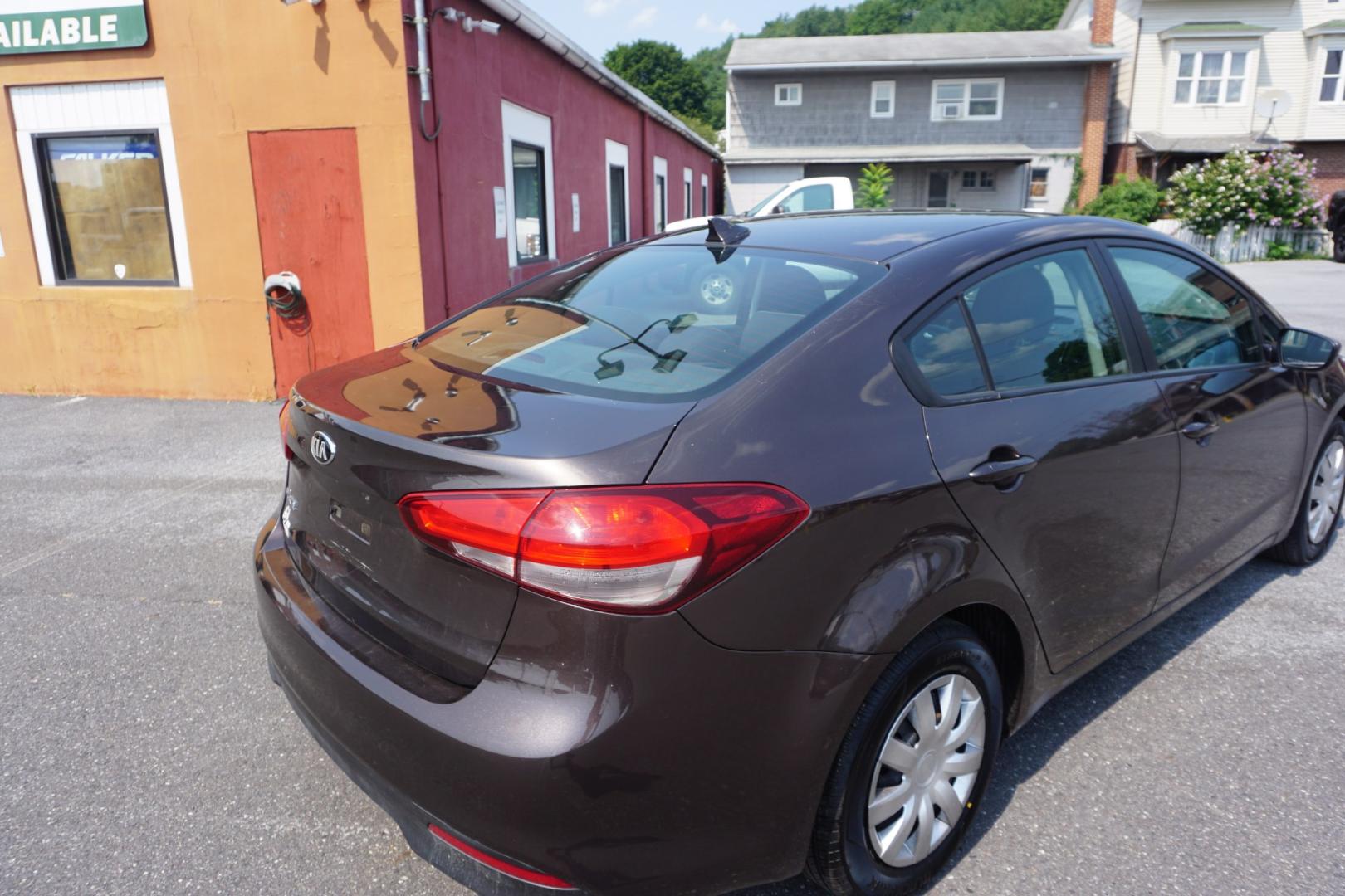 2017 TAN /BLACK KIA FORTE LX (3KPFK4A73HE) with an 2L I4 engine, AUTOMATIC transmission, located at 312 Centre Ave, Schuylkill Haven, PA, 17972, (570) 593-5278, 40.638130, -76.177383- Photo#7