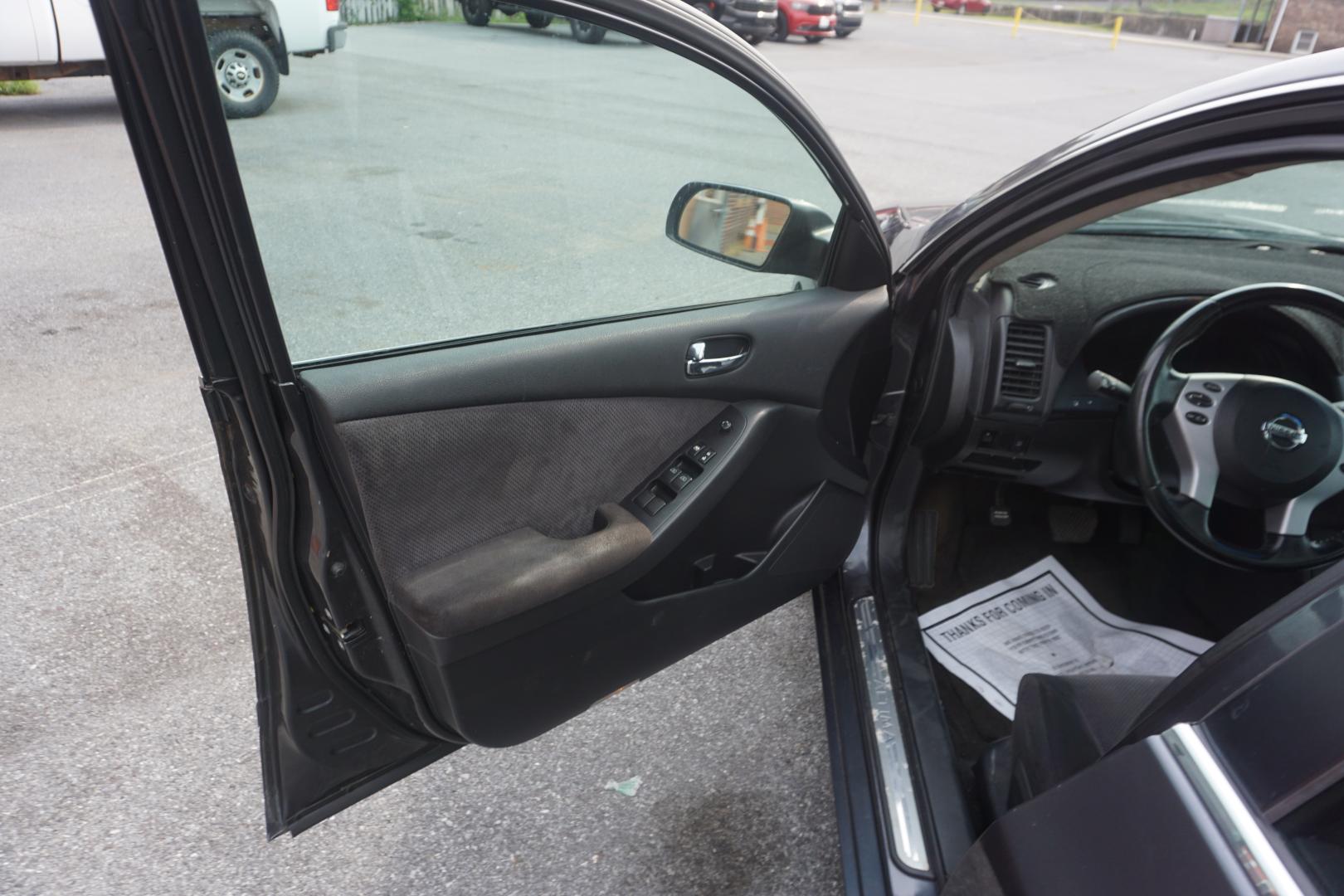 2008 NISSAN ALTIMA SE (1N4BL21E78N) with an 3.5L V6 engine, Automatic transmission, located at 312 Centre Ave, Schuylkill Haven, PA, 17972, (570) 593-5278, 40.638130, -76.177383- Photo#8
