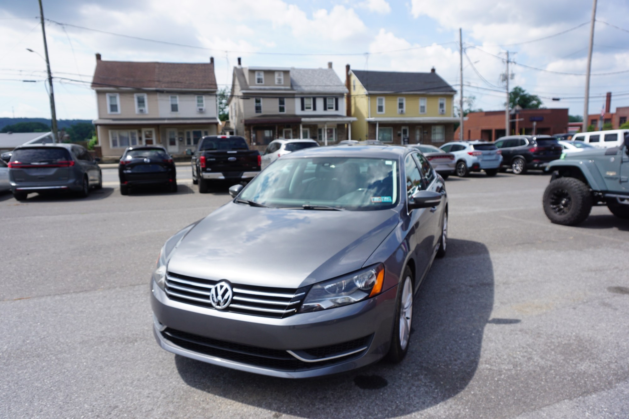 photo of 2014 VOLKSWAGEN PASSAT SE