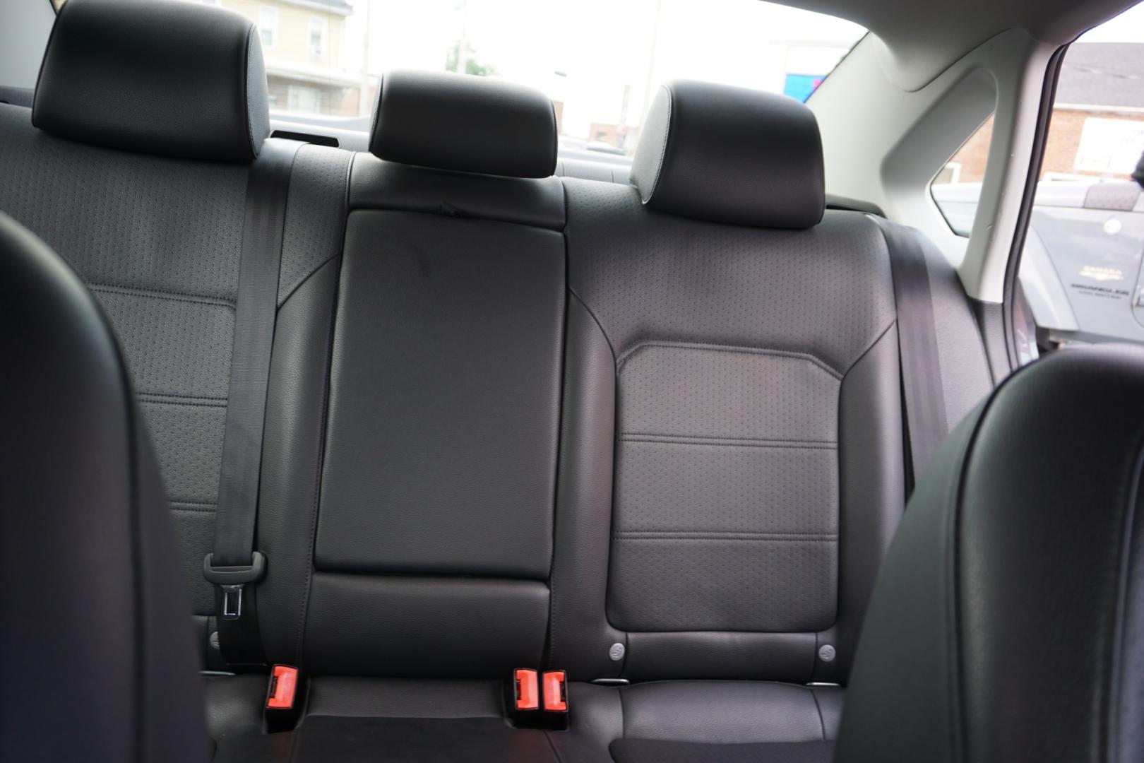 2014 GRAY /GRAY VOLKSWAGEN PASSAT SE (1VWBT7A32EC) with an 1.8L I4 engine, AUTOMATIC transmission, located at 312 Centre Ave, Schuylkill Haven, PA, 17972, (570) 593-5278, 40.638130, -76.177383- Photo#30