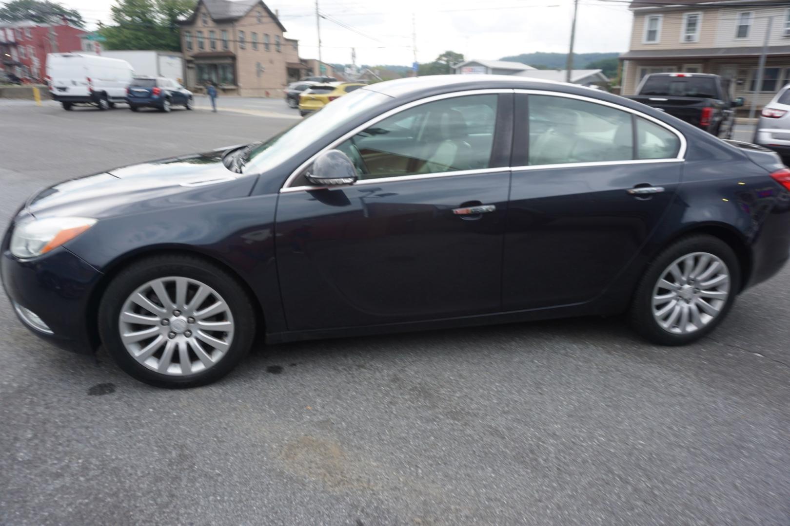2013 BLUE /TAN BUICK REGAL LIMITED (2G4GS5EV0D9) with an 2L I4 engine, AUTOMATIC transmission, located at 312 Centre Ave, Schuylkill Haven, PA, 17972, (570) 593-5278, 40.638130, -76.177383- Photo#2