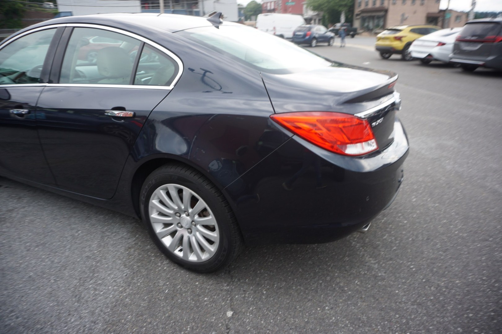2013 BLUE /TAN BUICK REGAL LIMITED (2G4GS5EV0D9) with an 2L I4 engine, AUTOMATIC transmission, located at 312 Centre Ave, Schuylkill Haven, PA, 17972, (570) 593-5278, 40.638130, -76.177383- Photo#3
