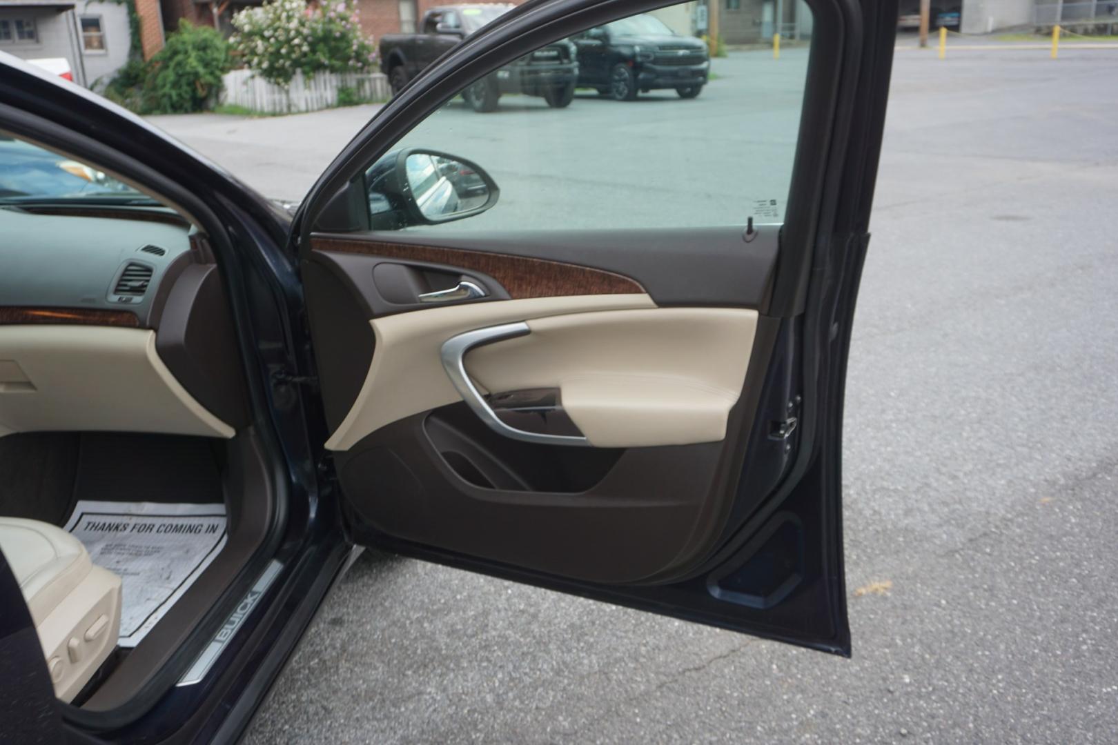 2013 BLUE /TAN BUICK REGAL LIMITED (2G4GS5EV0D9) with an 2L I4 engine, AUTOMATIC transmission, located at 312 Centre Ave, Schuylkill Haven, PA, 17972, (570) 593-5278, 40.638130, -76.177383- Photo#6