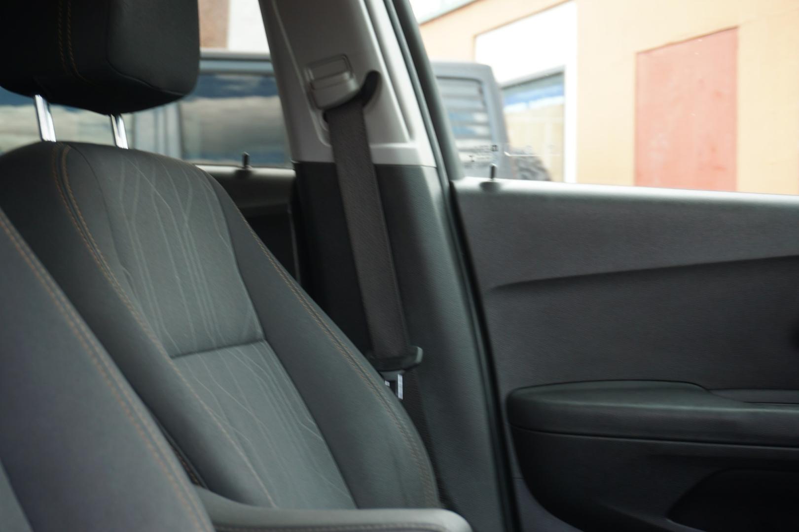 2018 BLUE /GRAY CHEVROLET TRAX LT (3GNCJLSB1JL) with an 1.4L I4 engine, AUTOMATIC transmission, located at 312 Centre Ave, Schuylkill Haven, PA, 17972, (570) 593-5278, 40.638130, -76.177383- Photo#5