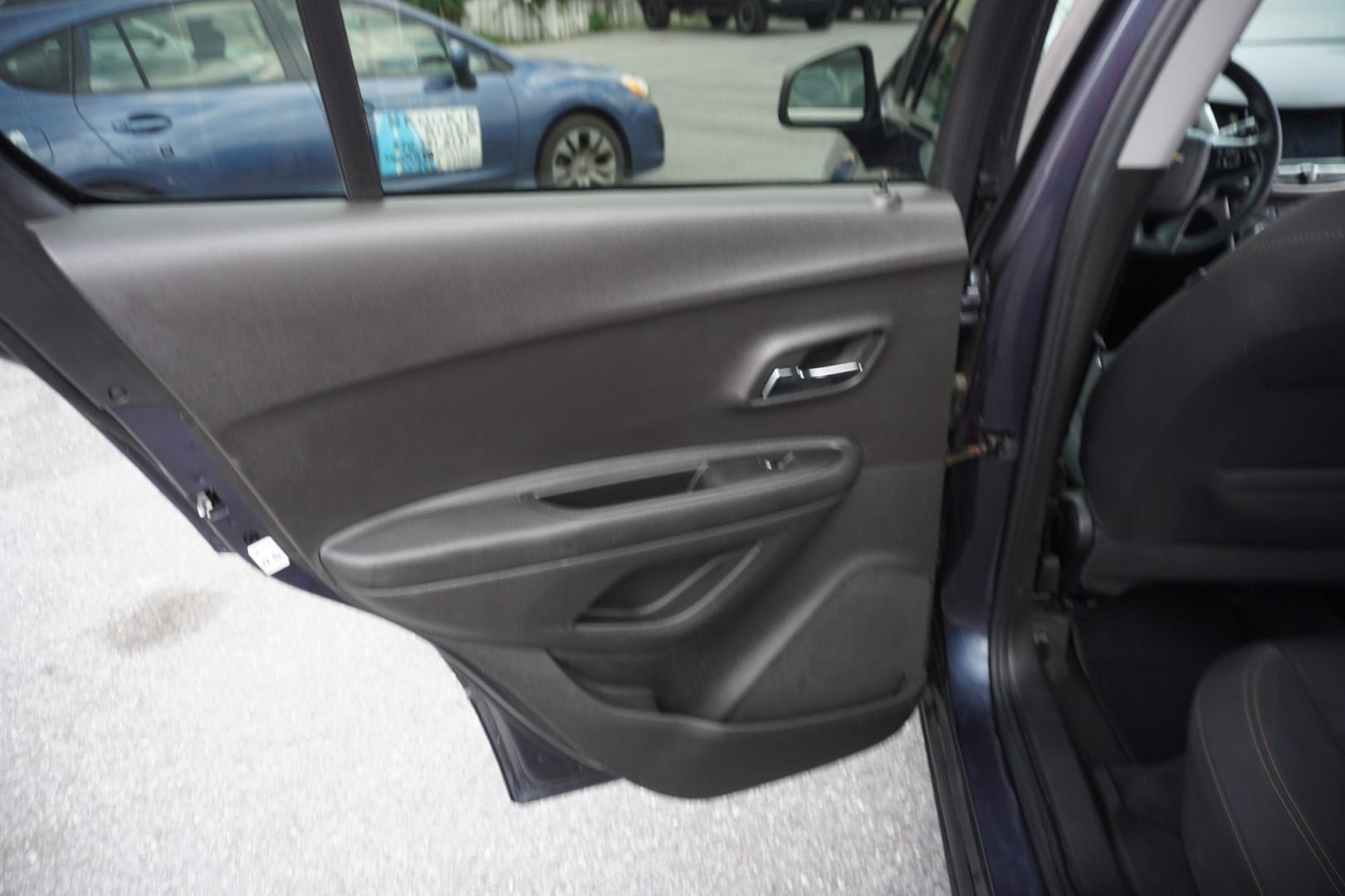 2018 BLUE /GRAY CHEVROLET TRAX LT (3GNCJLSB1JL) with an 1.4L I4 engine, AUTOMATIC transmission, located at 312 Centre Ave, Schuylkill Haven, PA, 17972, (570) 593-5278, 40.638130, -76.177383- Photo#20