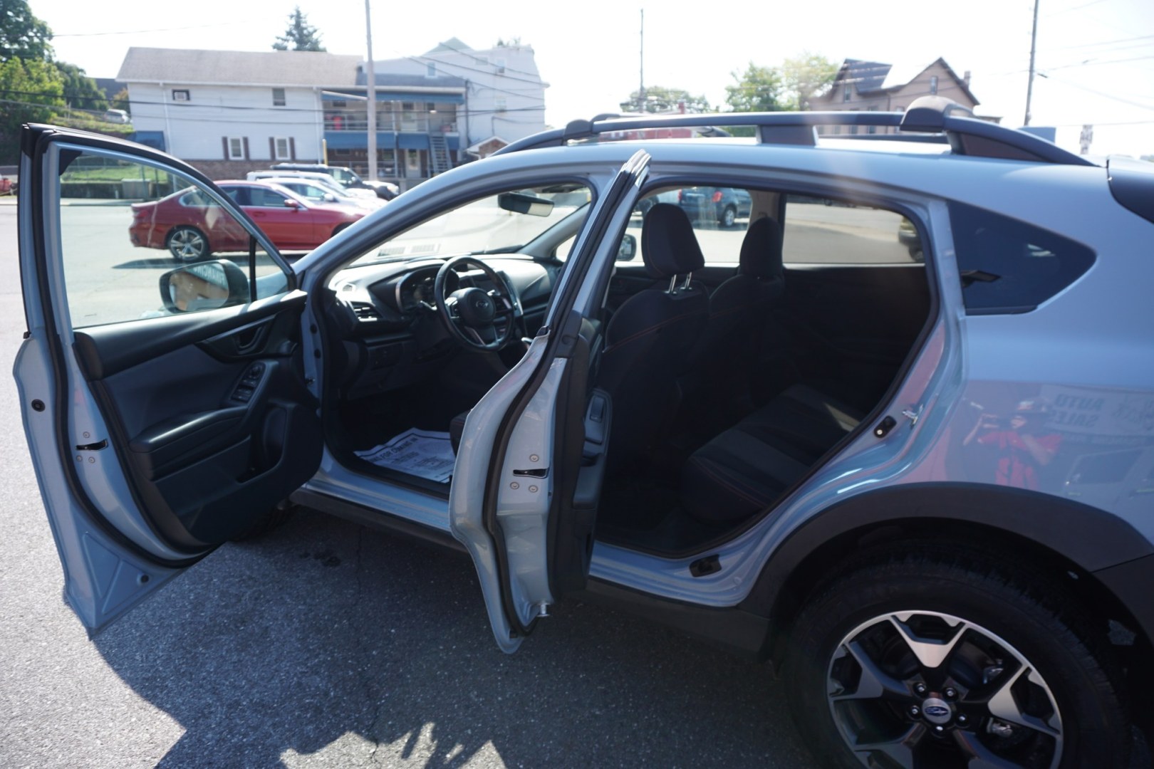 2018 BLUE /GRAY SUBARU CROSSTREK BASE (JF2GTABC2JH) with an 2L H4 engine, CVT transmission, located at 312 Centre Ave, Schuylkill Haven, PA, 17972, (570) 593-5278, 40.638130, -76.177383- Photo#5