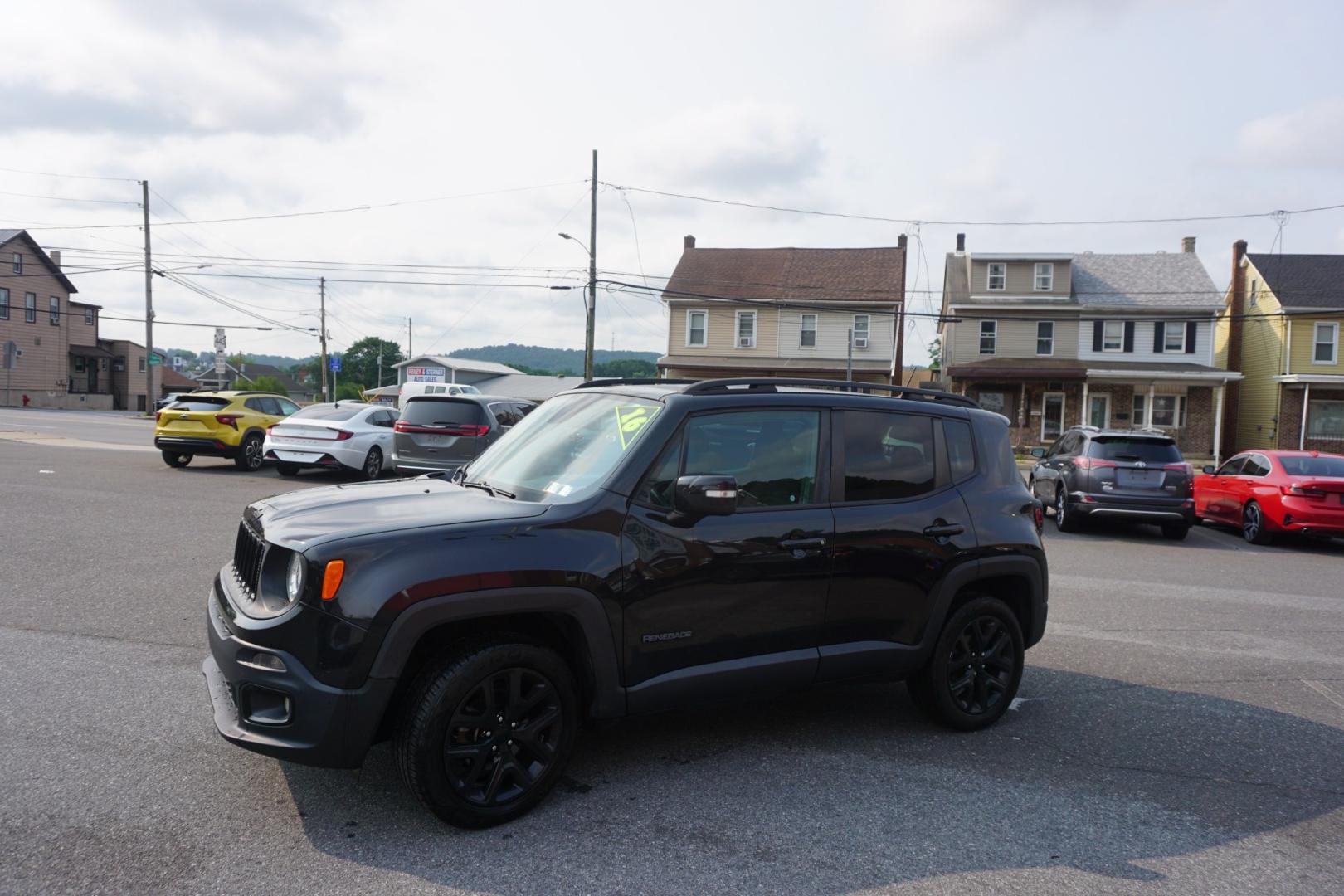 2016 BLACK /GRAY JEEP RENEGADE LATITUDE (ZACCJBBT3GP) with an 2.4L I4 engine, AUTOMATIC transmission, located at 312 Centre Ave, Schuylkill Haven, PA, 17972, (570) 593-5278, 40.638130, -76.177383- Photo#1