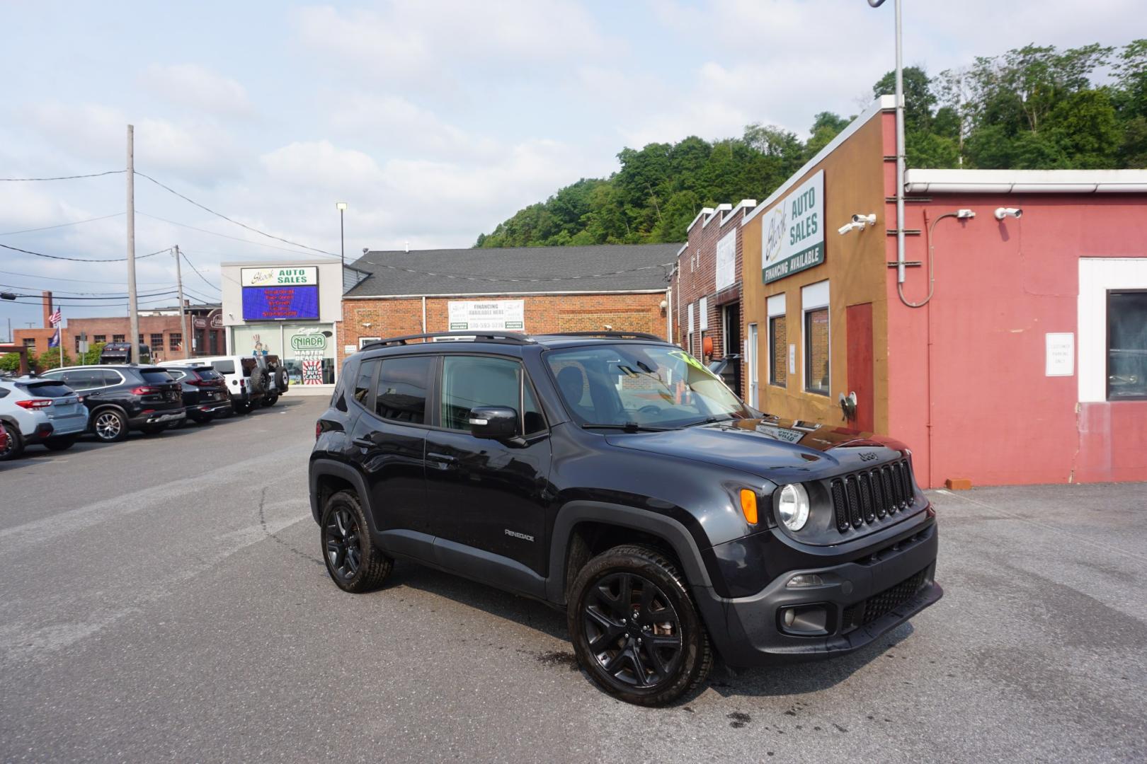2016 BLACK /GRAY JEEP RENEGADE LATITUDE (ZACCJBBT3GP) with an 2.4L I4 engine, AUTOMATIC transmission, located at 312 Centre Ave, Schuylkill Haven, PA, 17972, (570) 593-5278, 40.638130, -76.177383- Photo#6