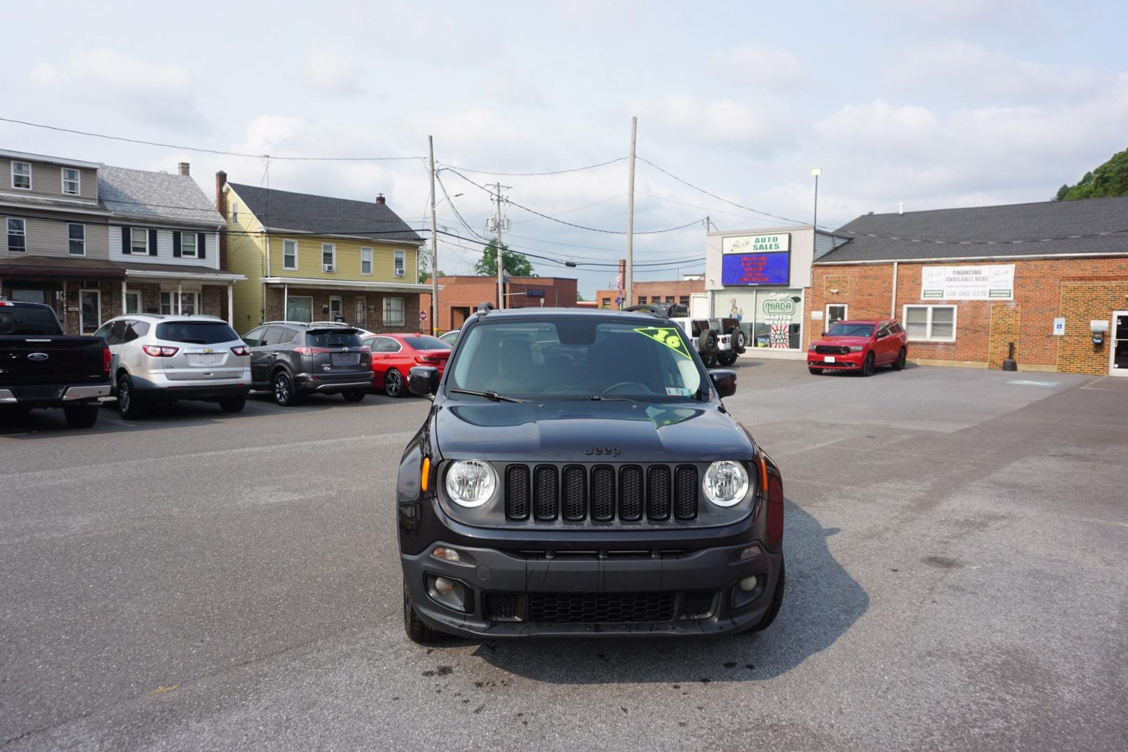 2016 BLACK /GRAY JEEP RENEGADE LATITUDE (ZACCJBBT3GP) with an 2.4L I4 engine, AUTOMATIC transmission, located at 312 Centre Ave, Schuylkill Haven, PA, 17972, (570) 593-5278, 40.638130, -76.177383- Photo#7