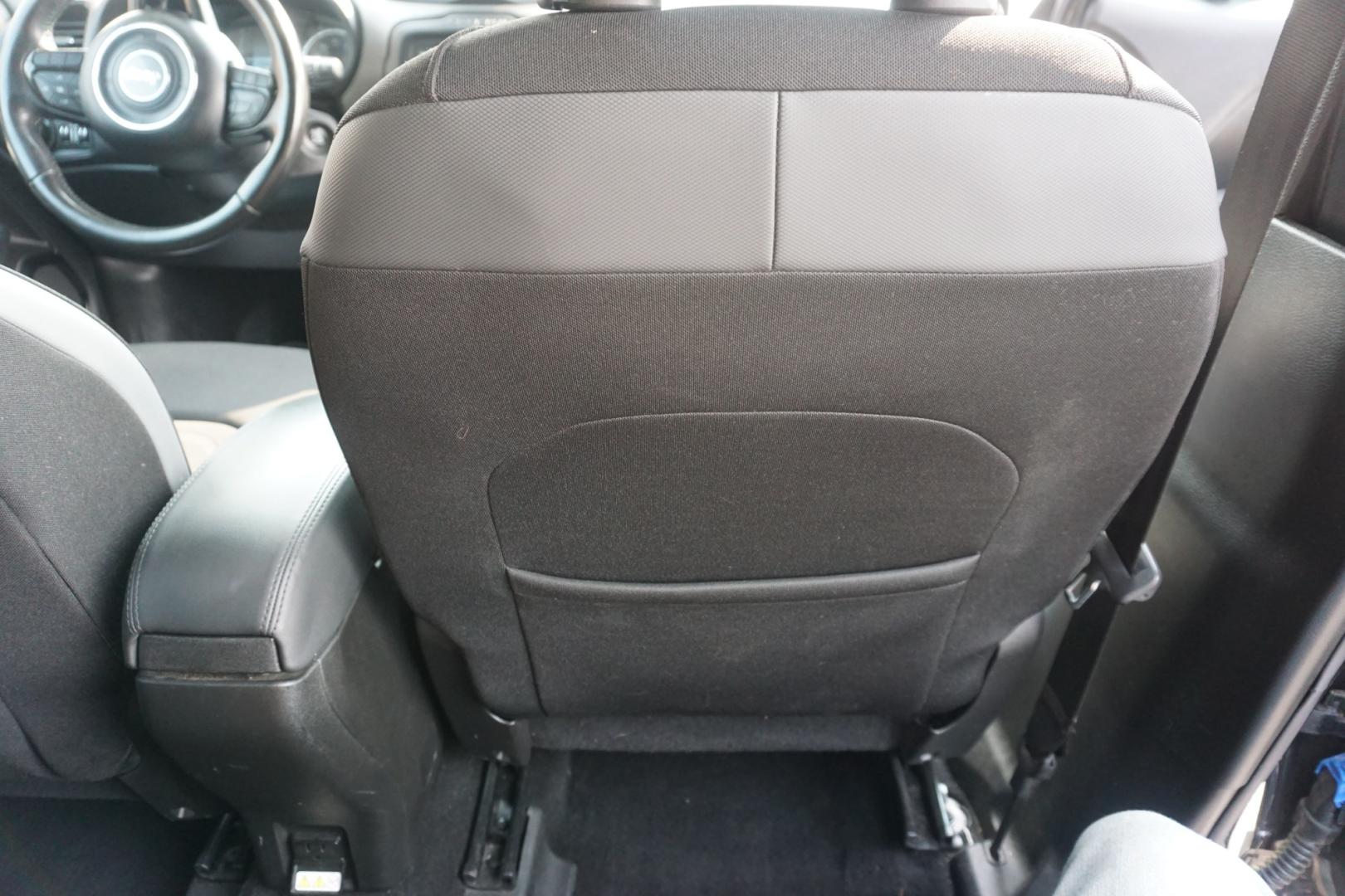 2016 BLACK /GRAY JEEP RENEGADE LATITUDE (ZACCJBBT3GP) with an 2.4L I4 engine, AUTOMATIC transmission, located at 312 Centre Ave, Schuylkill Haven, PA, 17972, (570) 593-5278, 40.638130, -76.177383- Photo#22