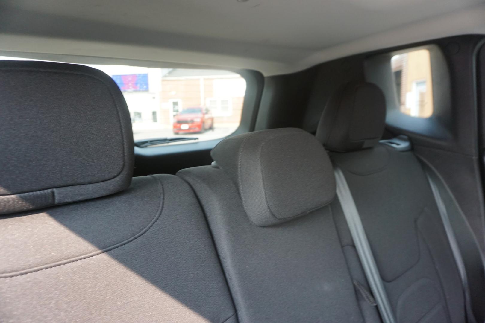 2016 BLACK /GRAY JEEP RENEGADE LATITUDE (ZACCJBBT3GP) with an 2.4L I4 engine, AUTOMATIC transmission, located at 312 Centre Ave, Schuylkill Haven, PA, 17972, (570) 593-5278, 40.638130, -76.177383- Photo#26