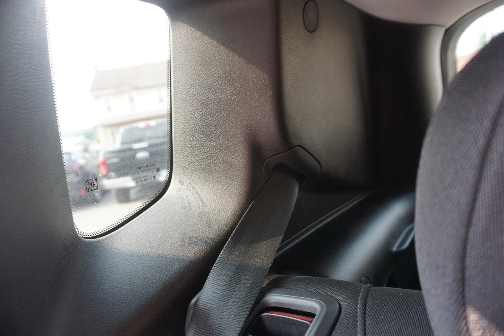 2016 BLACK /GRAY JEEP RENEGADE LATITUDE (ZACCJBBT3GP) with an 2.4L I4 engine, AUTOMATIC transmission, located at 312 Centre Ave, Schuylkill Haven, PA, 17972, (570) 593-5278, 40.638130, -76.177383- Photo#28