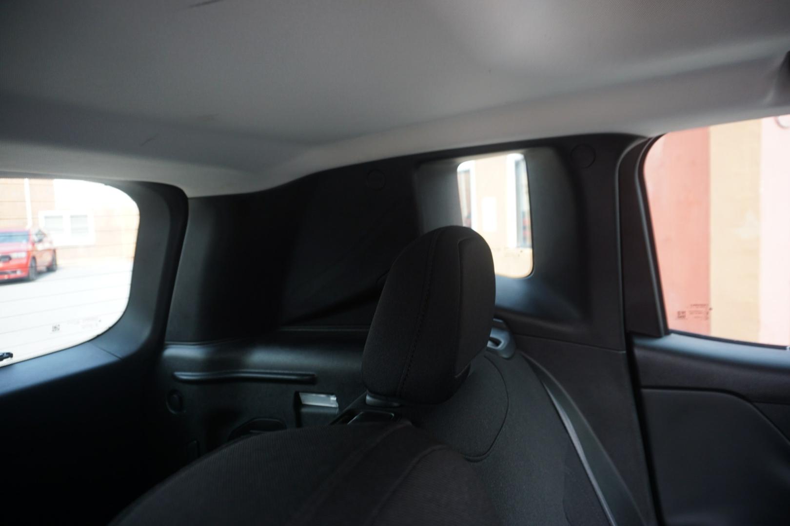 2016 BLACK /GRAY JEEP RENEGADE LATITUDE (ZACCJBBT3GP) with an 2.4L I4 engine, AUTOMATIC transmission, located at 312 Centre Ave, Schuylkill Haven, PA, 17972, (570) 593-5278, 40.638130, -76.177383- Photo#29