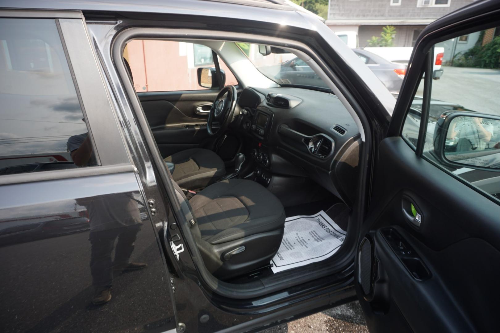 2016 BLACK /GRAY JEEP RENEGADE LATITUDE (ZACCJBBT3GP) with an 2.4L I4 engine, AUTOMATIC transmission, located at 312 Centre Ave, Schuylkill Haven, PA, 17972, (570) 593-5278, 40.638130, -76.177383- Photo#33