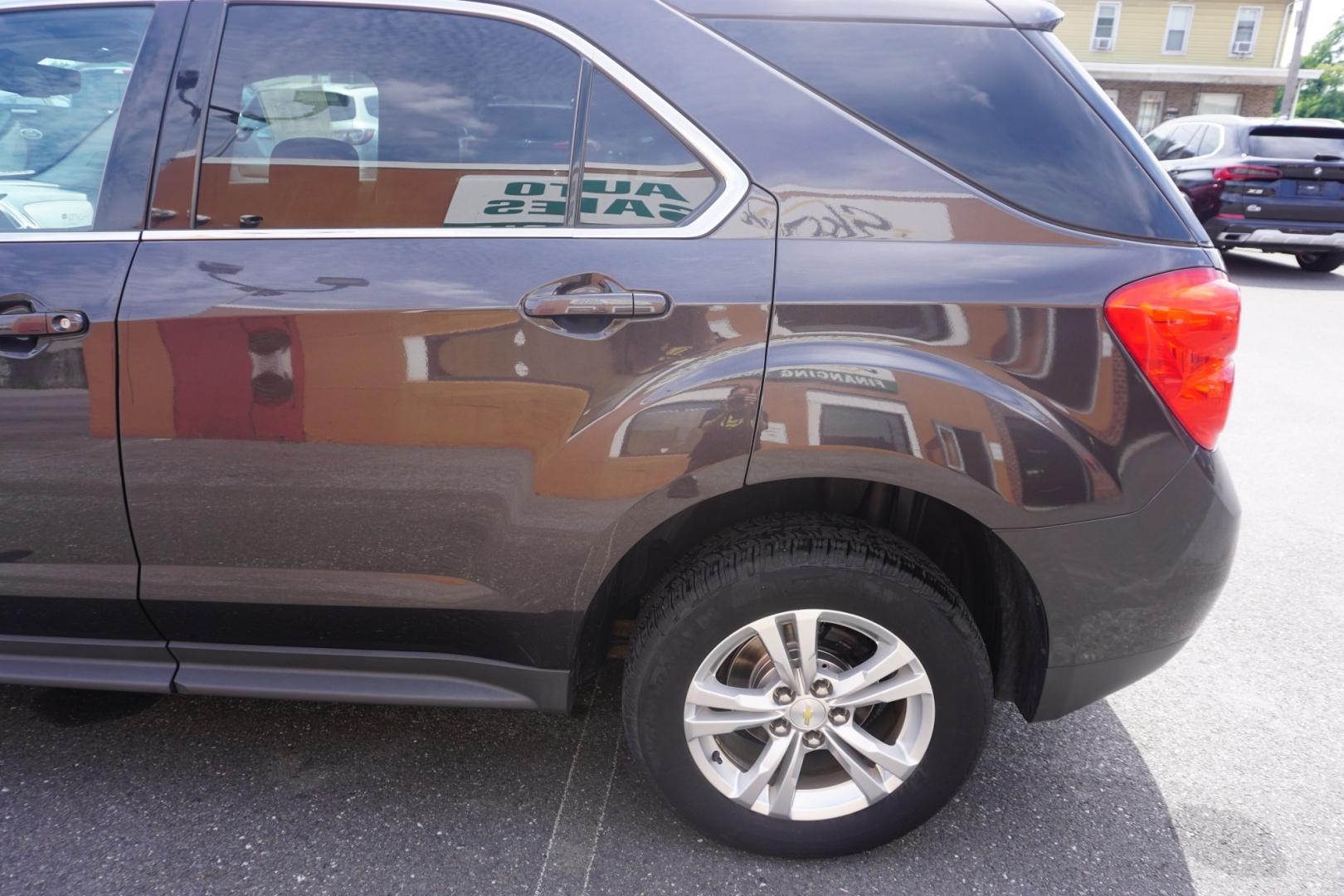 2015 GRAY /GRAY CHEVROLET EQUINOX LT (1GNALBEK4FZ) with an 2.4L I4 engine, AUTOMATIC transmission, located at 312 Centre Ave, Schuylkill Haven, PA, 17972, (570) 593-5278, 40.638130, -76.177383- Photo#6