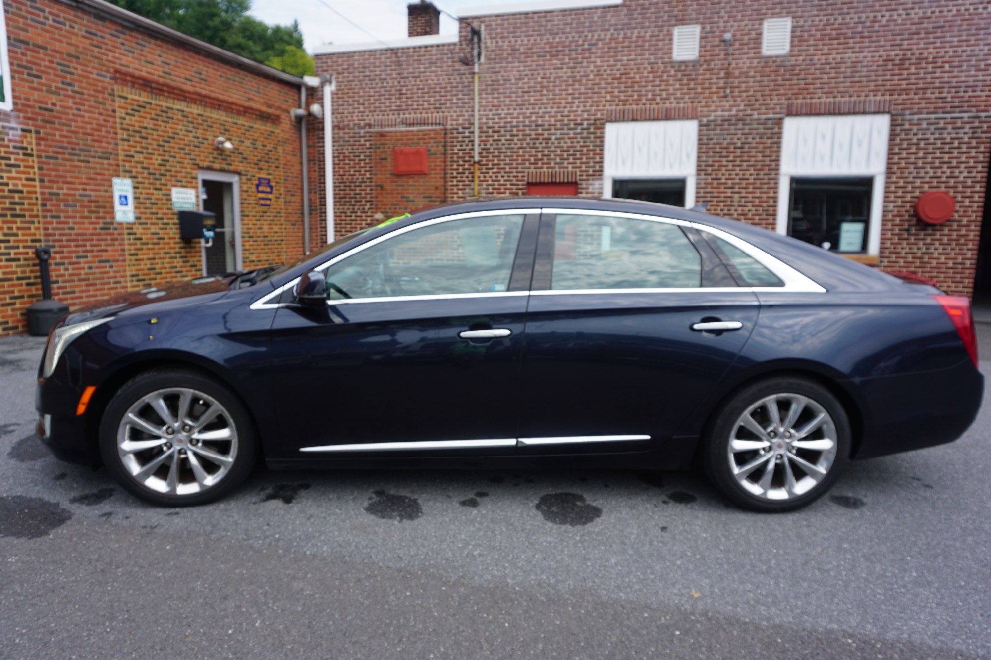 photo of 2013 CADILLAC XTS LUXURY