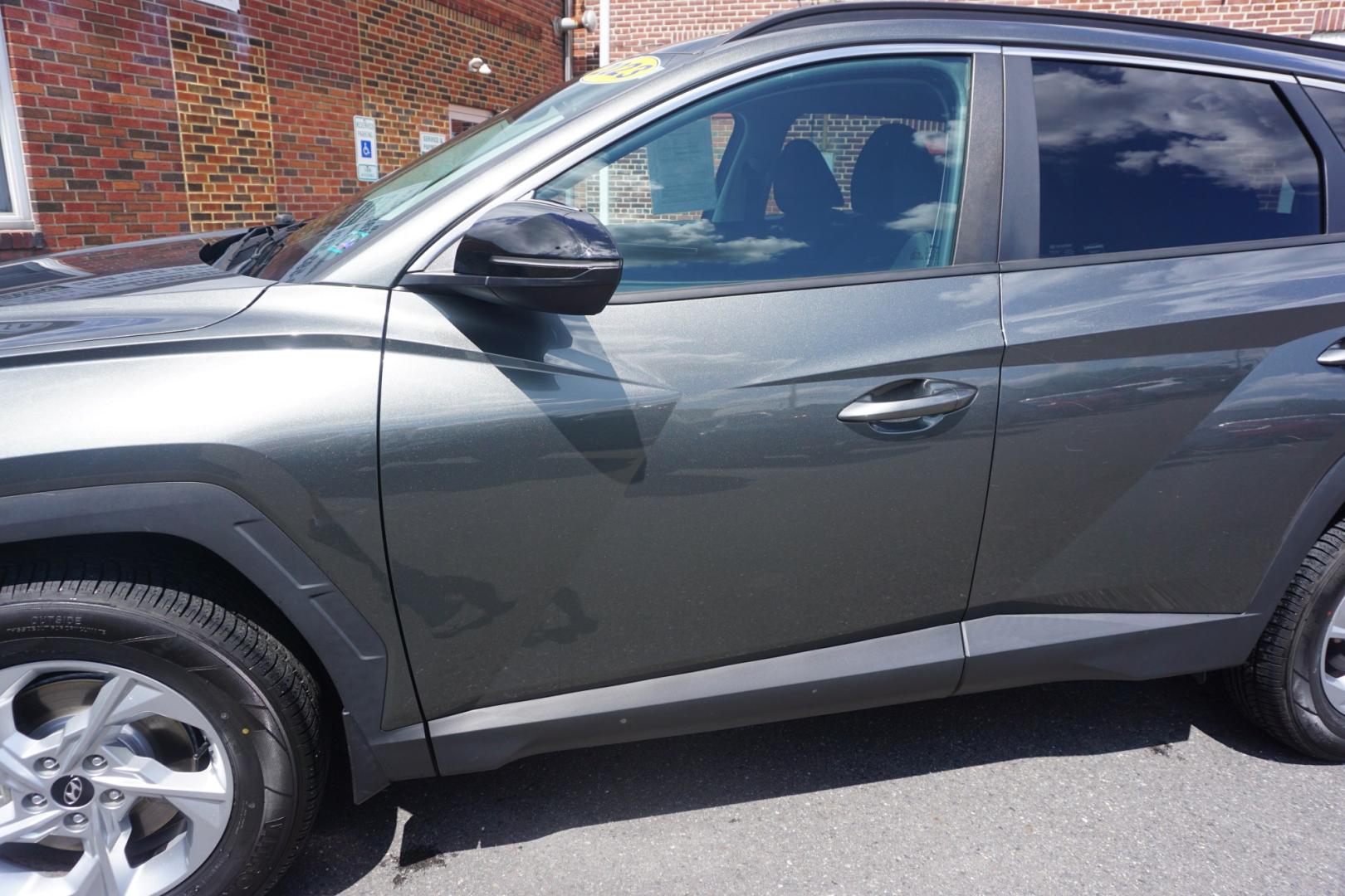 2023 GRAY /GRAY HYUNDAI TUCSON SEL (5NMJBCAE7PH) with an 2.5L I4 engine, AUTOMATIC transmission, located at 312 Centre Ave, Schuylkill Haven, PA, 17972, (570) 593-5278, 40.638130, -76.177383- Photo#6