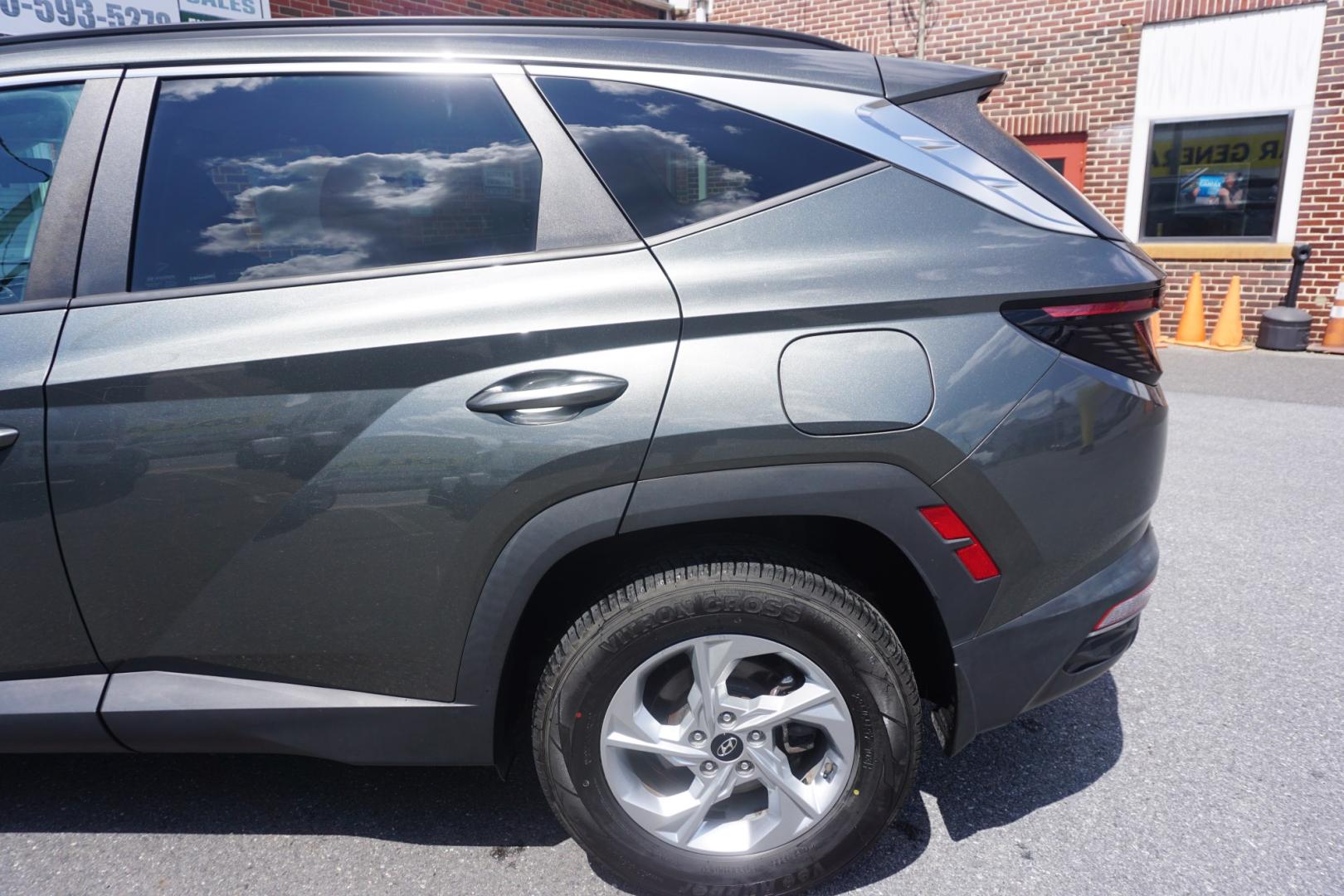 2023 GRAY /GRAY HYUNDAI TUCSON SEL (5NMJBCAE7PH) with an 2.5L I4 engine, AUTOMATIC transmission, located at 312 Centre Ave, Schuylkill Haven, PA, 17972, (570) 593-5278, 40.638130, -76.177383- Photo#8