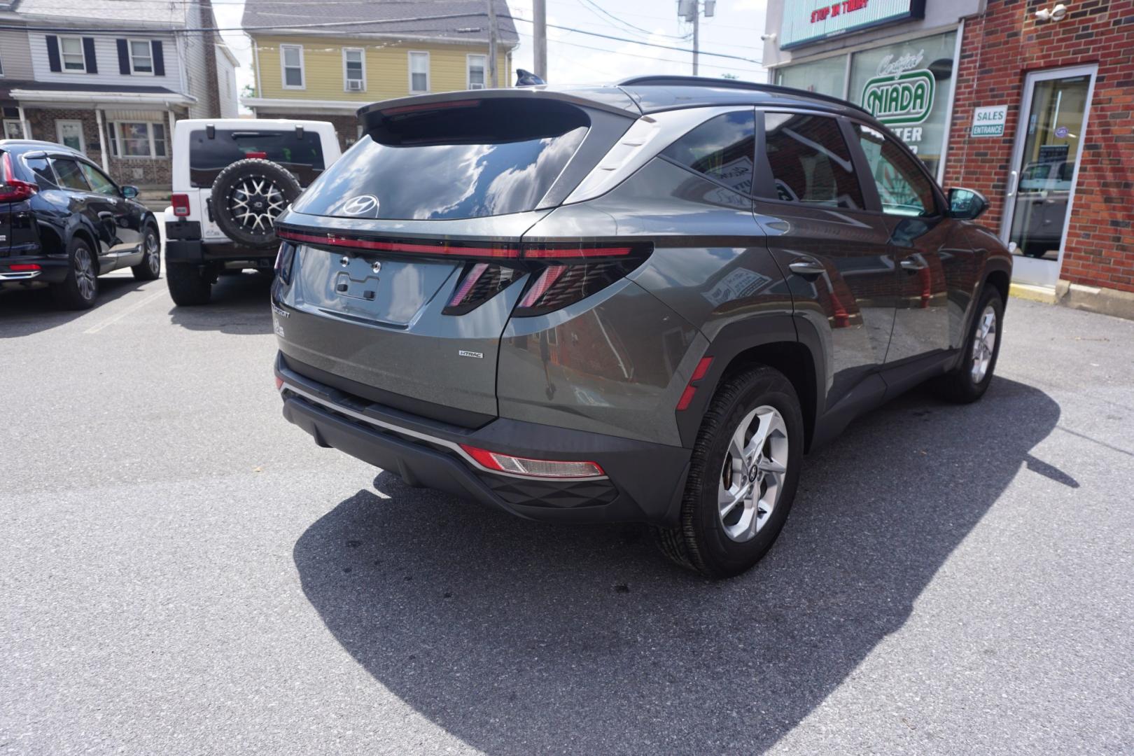 2023 GRAY /GRAY HYUNDAI TUCSON SEL (5NMJBCAE7PH) with an 2.5L I4 engine, AUTOMATIC transmission, located at 312 Centre Ave, Schuylkill Haven, PA, 17972, (570) 593-5278, 40.638130, -76.177383- Photo#12