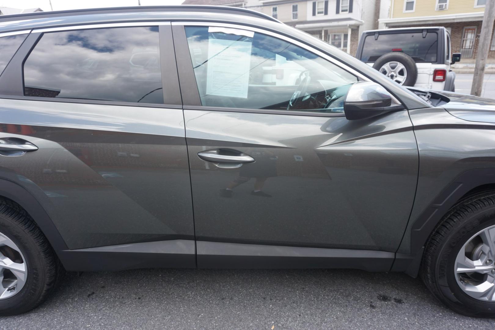 2023 GRAY /GRAY HYUNDAI TUCSON SEL (5NMJBCAE7PH) with an 2.5L I4 engine, AUTOMATIC transmission, located at 312 Centre Ave, Schuylkill Haven, PA, 17972, (570) 593-5278, 40.638130, -76.177383- Photo#15