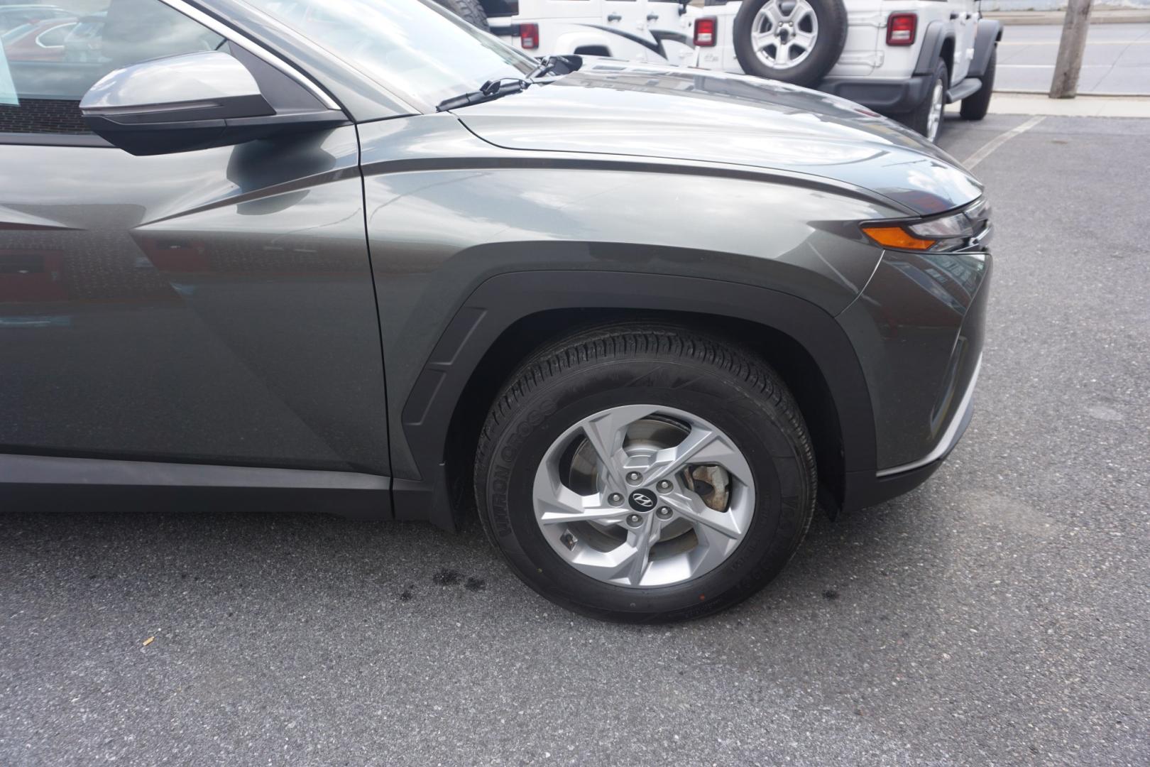 2023 GRAY /GRAY HYUNDAI TUCSON SEL (5NMJBCAE7PH) with an 2.5L I4 engine, AUTOMATIC transmission, located at 312 Centre Ave, Schuylkill Haven, PA, 17972, (570) 593-5278, 40.638130, -76.177383- Photo#16