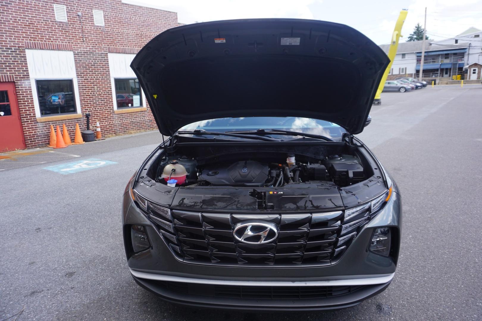 2023 GRAY /GRAY HYUNDAI TUCSON SEL (5NMJBCAE7PH) with an 2.5L I4 engine, AUTOMATIC transmission, located at 312 Centre Ave, Schuylkill Haven, PA, 17972, (570) 593-5278, 40.638130, -76.177383- Photo#17