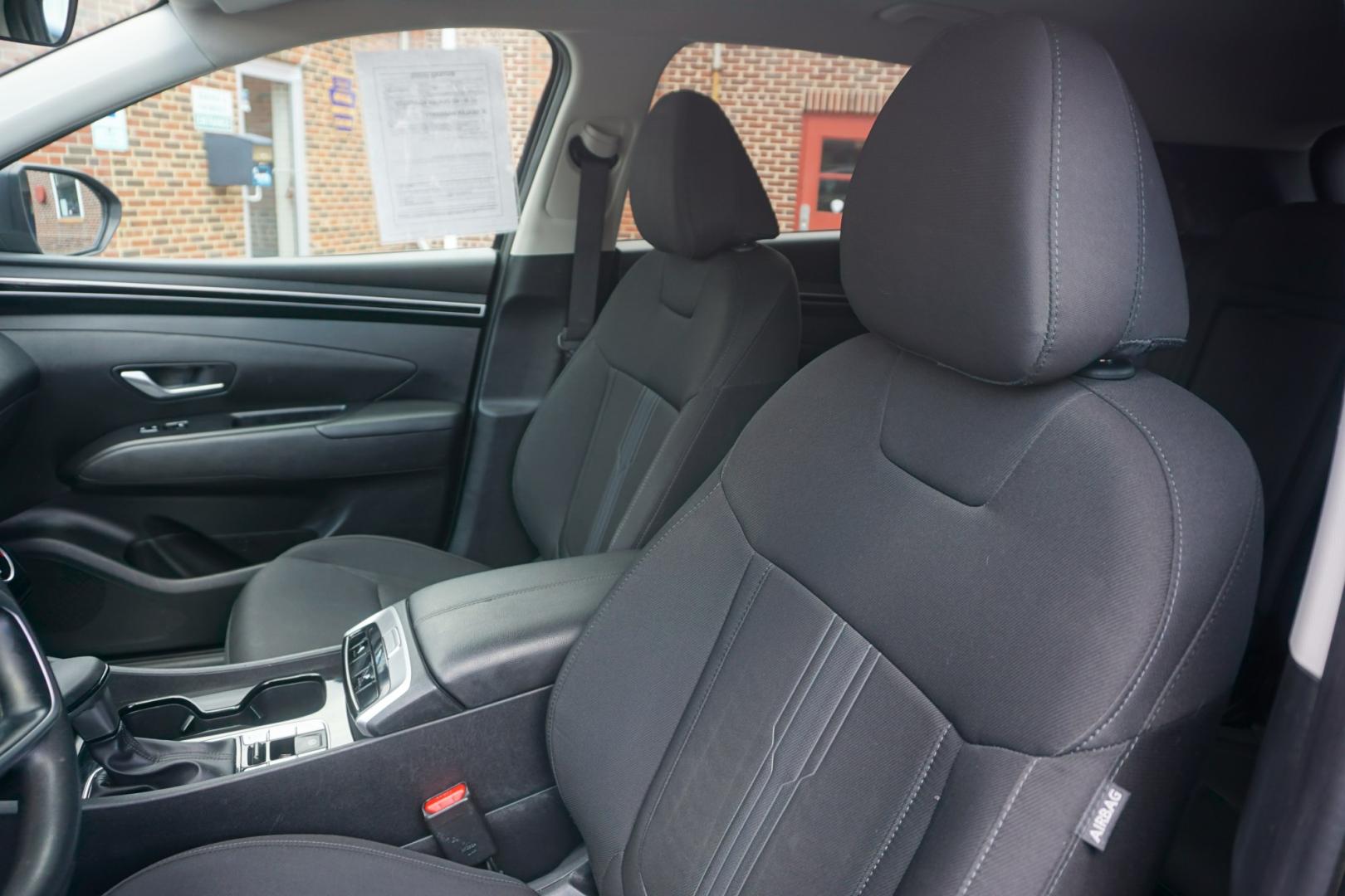 2023 GRAY /GRAY HYUNDAI TUCSON SEL (5NMJBCAE7PH) with an 2.5L I4 engine, AUTOMATIC transmission, located at 312 Centre Ave, Schuylkill Haven, PA, 17972, (570) 593-5278, 40.638130, -76.177383- Photo#19