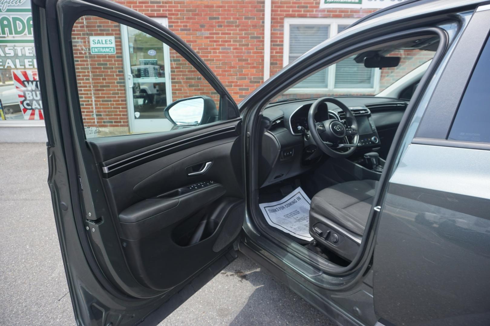 2023 GRAY /GRAY HYUNDAI TUCSON SEL (5NMJBCAE7PH) with an 2.5L I4 engine, AUTOMATIC transmission, located at 312 Centre Ave, Schuylkill Haven, PA, 17972, (570) 593-5278, 40.638130, -76.177383- Photo#25