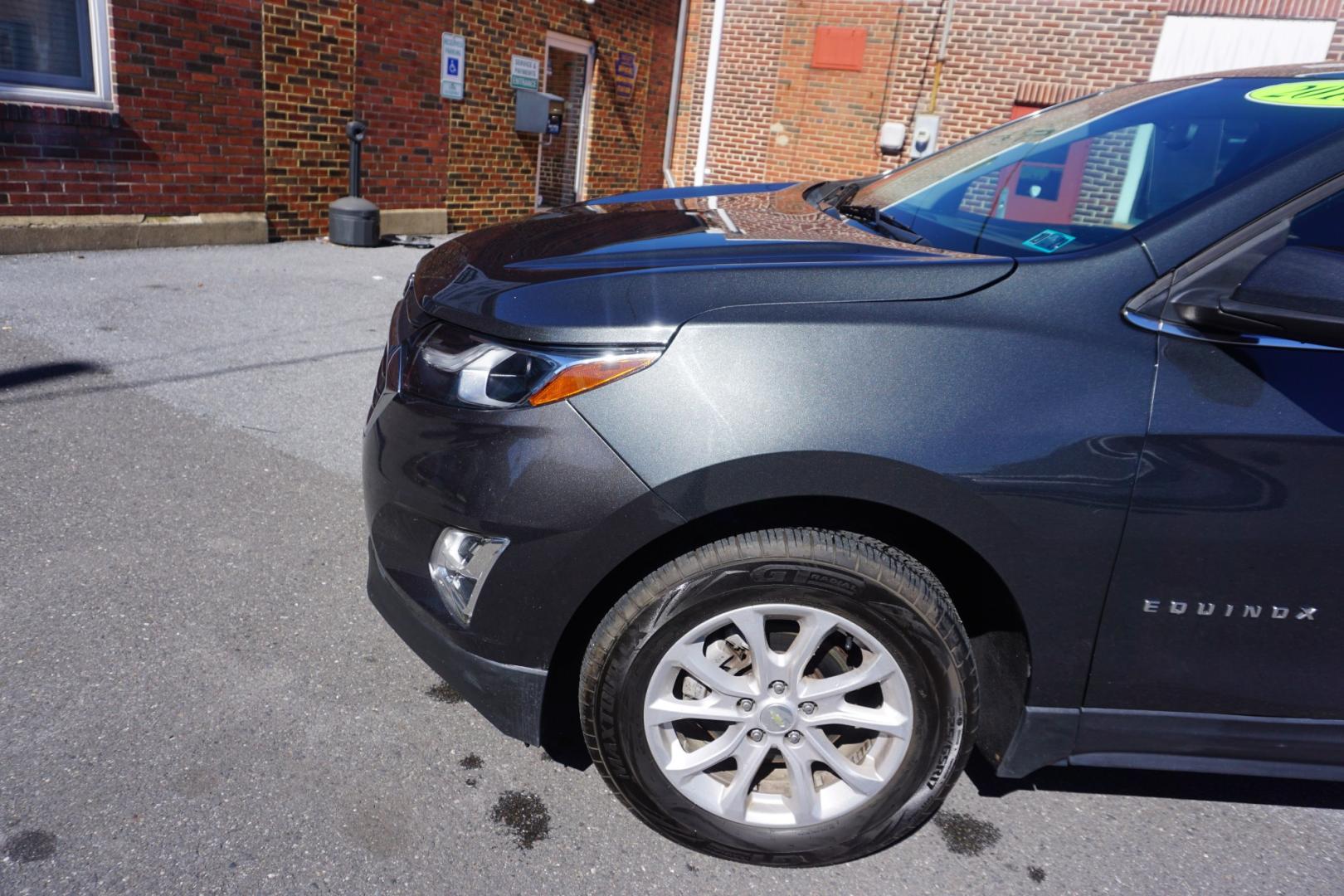 2018 GRAY /GRAY CHEVROLET EQUINOX LT (3GNAXSEV0JL) with an 1.5L I4 engine, AUTOMATIC transmission, located at 312 Centre Ave, Schuylkill Haven, PA, 17972, (570) 593-5278, 40.638130, -76.177383- Photo#4