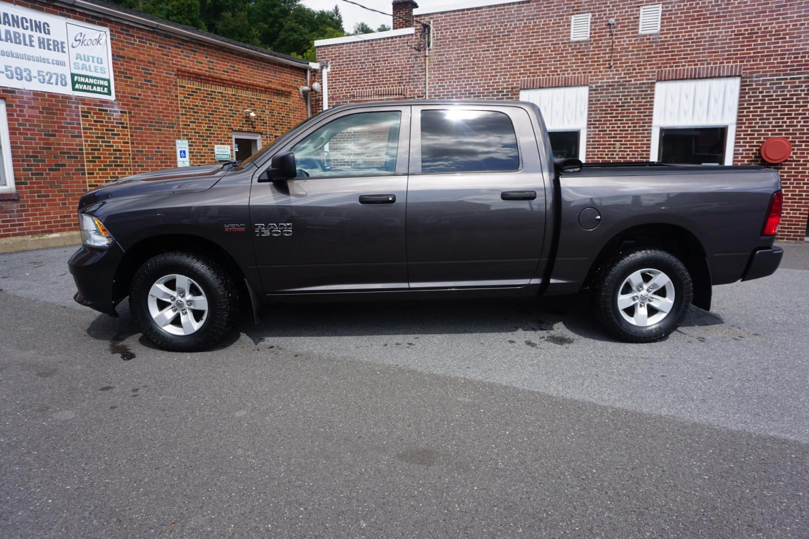 2017 GRAY /GRAY RAM 1500 EXPRESS (3C6RR7KT2HG) with an 5.7L V8 engine, AUTOMATIC transmission, located at 312 Centre Ave, Schuylkill Haven, PA, 17972, (570) 593-5278, 40.638130, -76.177383- Photo#0