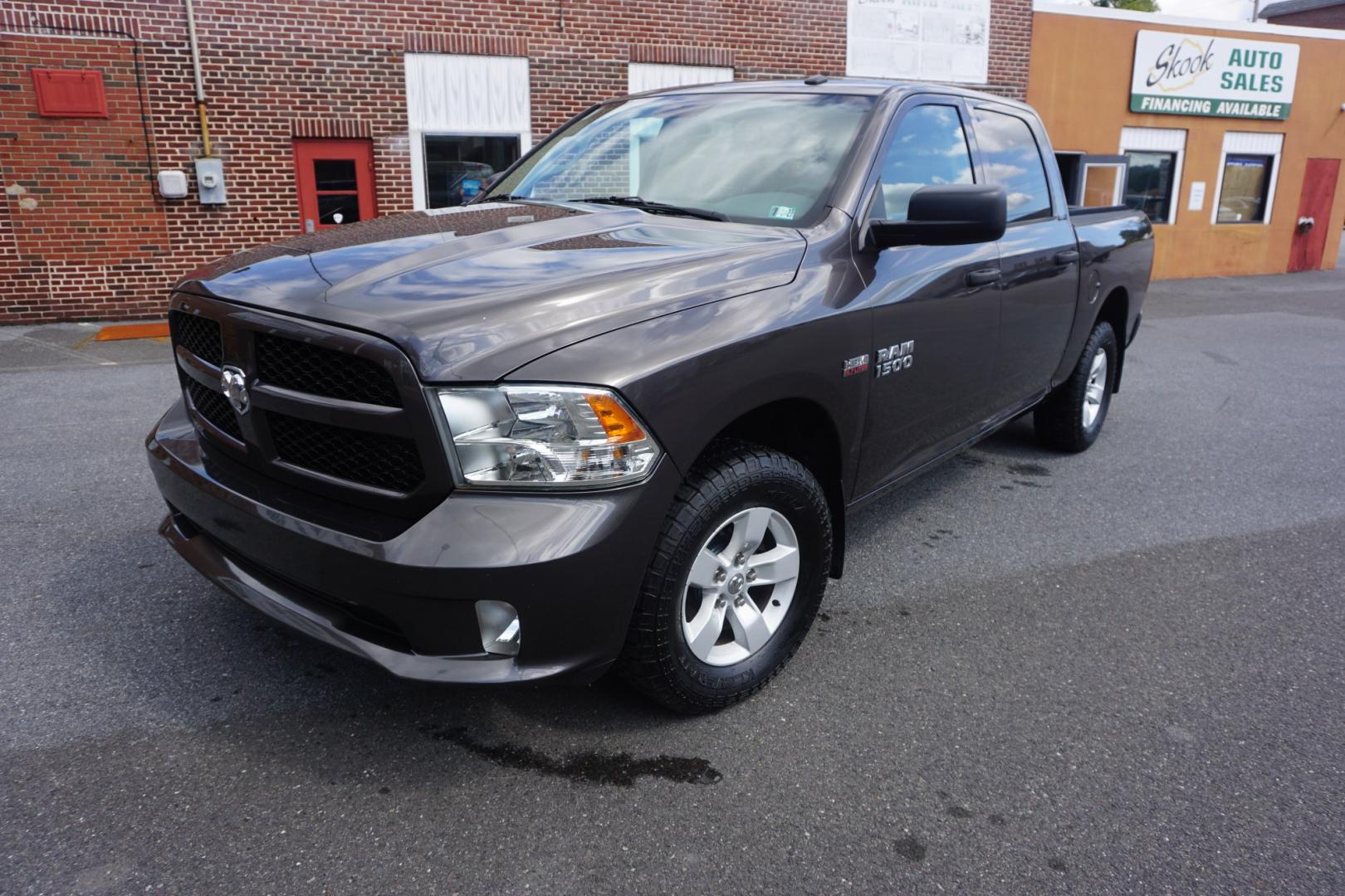 2017 GRAY /GRAY RAM 1500 EXPRESS (3C6RR7KT2HG) with an 5.7L V8 engine, AUTOMATIC transmission, located at 312 Centre Ave, Schuylkill Haven, PA, 17972, (570) 593-5278, 40.638130, -76.177383- Photo#2