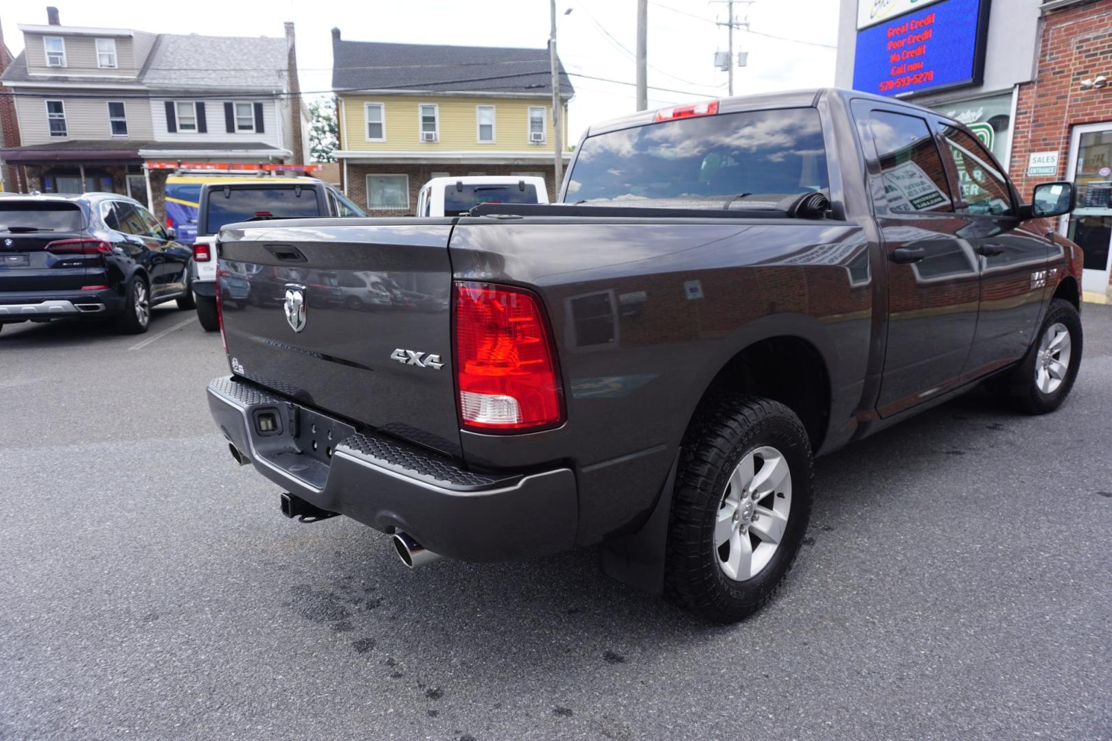 2017 GRAY /GRAY RAM 1500 EXPRESS (3C6RR7KT2HG) with an 5.7L V8 engine, AUTOMATIC transmission, located at 312 Centre Ave, Schuylkill Haven, PA, 17972, (570) 593-5278, 40.638130, -76.177383- Photo#11