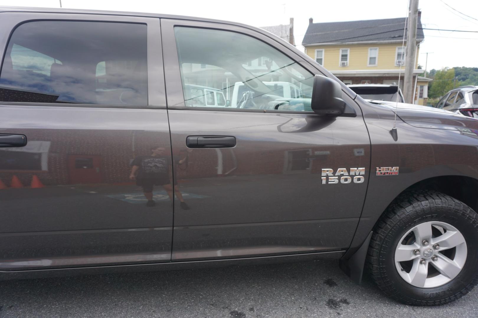 2017 GRAY /GRAY RAM 1500 EXPRESS (3C6RR7KT2HG) with an 5.7L V8 engine, AUTOMATIC transmission, located at 312 Centre Ave, Schuylkill Haven, PA, 17972, (570) 593-5278, 40.638130, -76.177383- Photo#14