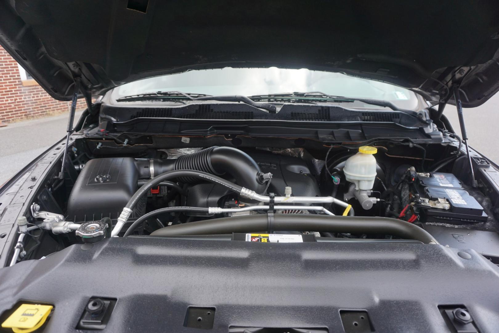 2017 GRAY /GRAY RAM 1500 EXPRESS (3C6RR7KT2HG) with an 5.7L V8 engine, AUTOMATIC transmission, located at 312 Centre Ave, Schuylkill Haven, PA, 17972, (570) 593-5278, 40.638130, -76.177383- Photo#18