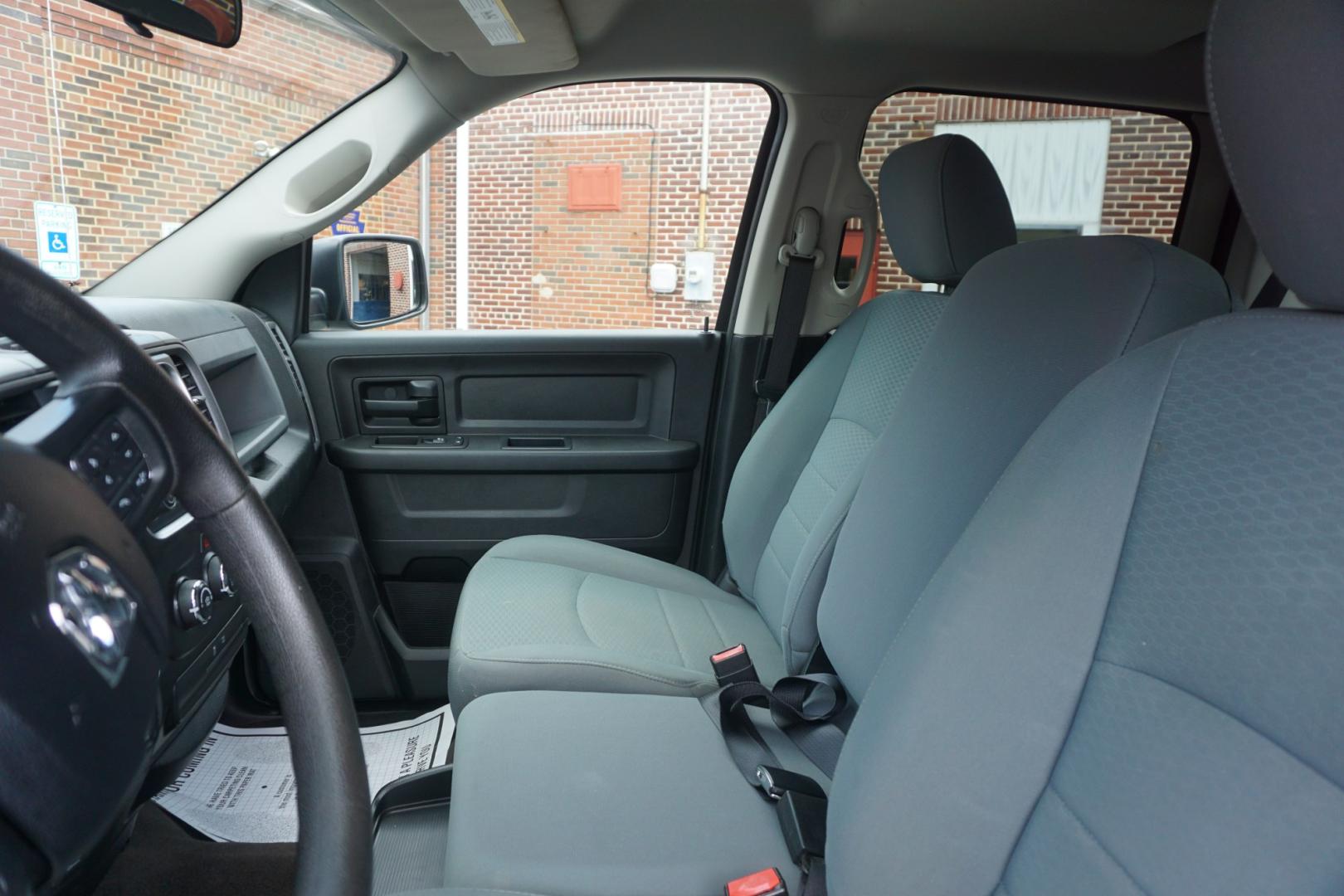 2017 GRAY /GRAY RAM 1500 EXPRESS (3C6RR7KT2HG) with an 5.7L V8 engine, AUTOMATIC transmission, located at 312 Centre Ave, Schuylkill Haven, PA, 17972, (570) 593-5278, 40.638130, -76.177383- Photo#20