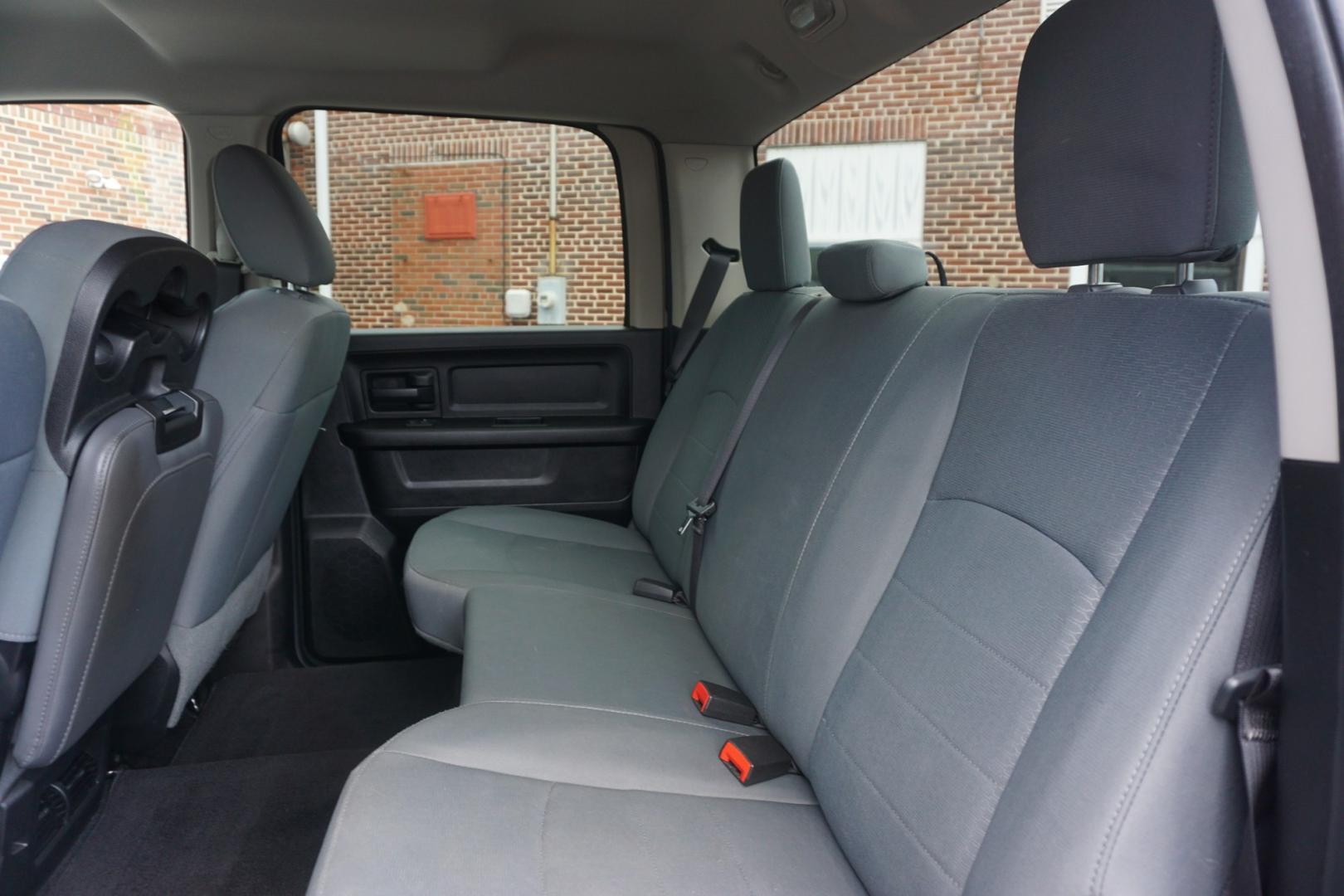 2017 GRAY /GRAY RAM 1500 EXPRESS (3C6RR7KT2HG) with an 5.7L V8 engine, AUTOMATIC transmission, located at 312 Centre Ave, Schuylkill Haven, PA, 17972, (570) 593-5278, 40.638130, -76.177383- Photo#27