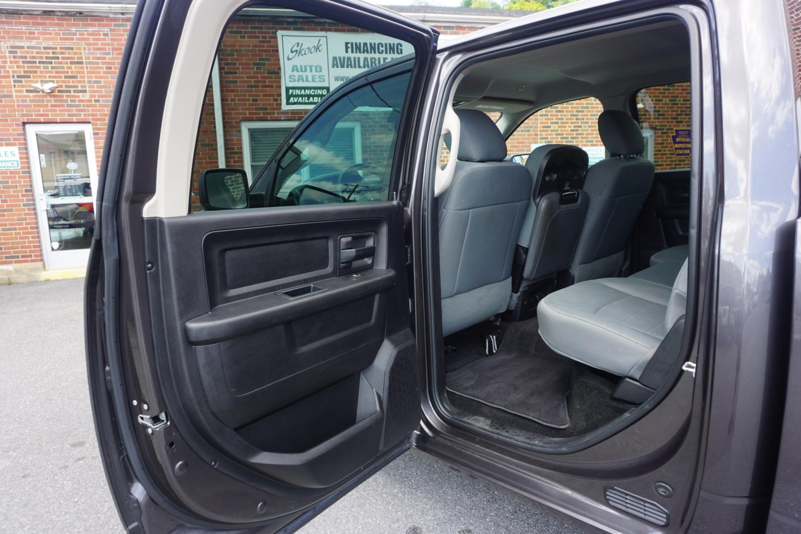 2017 GRAY /GRAY RAM 1500 EXPRESS (3C6RR7KT2HG) with an 5.7L V8 engine, AUTOMATIC transmission, located at 312 Centre Ave, Schuylkill Haven, PA, 17972, (570) 593-5278, 40.638130, -76.177383- Photo#29