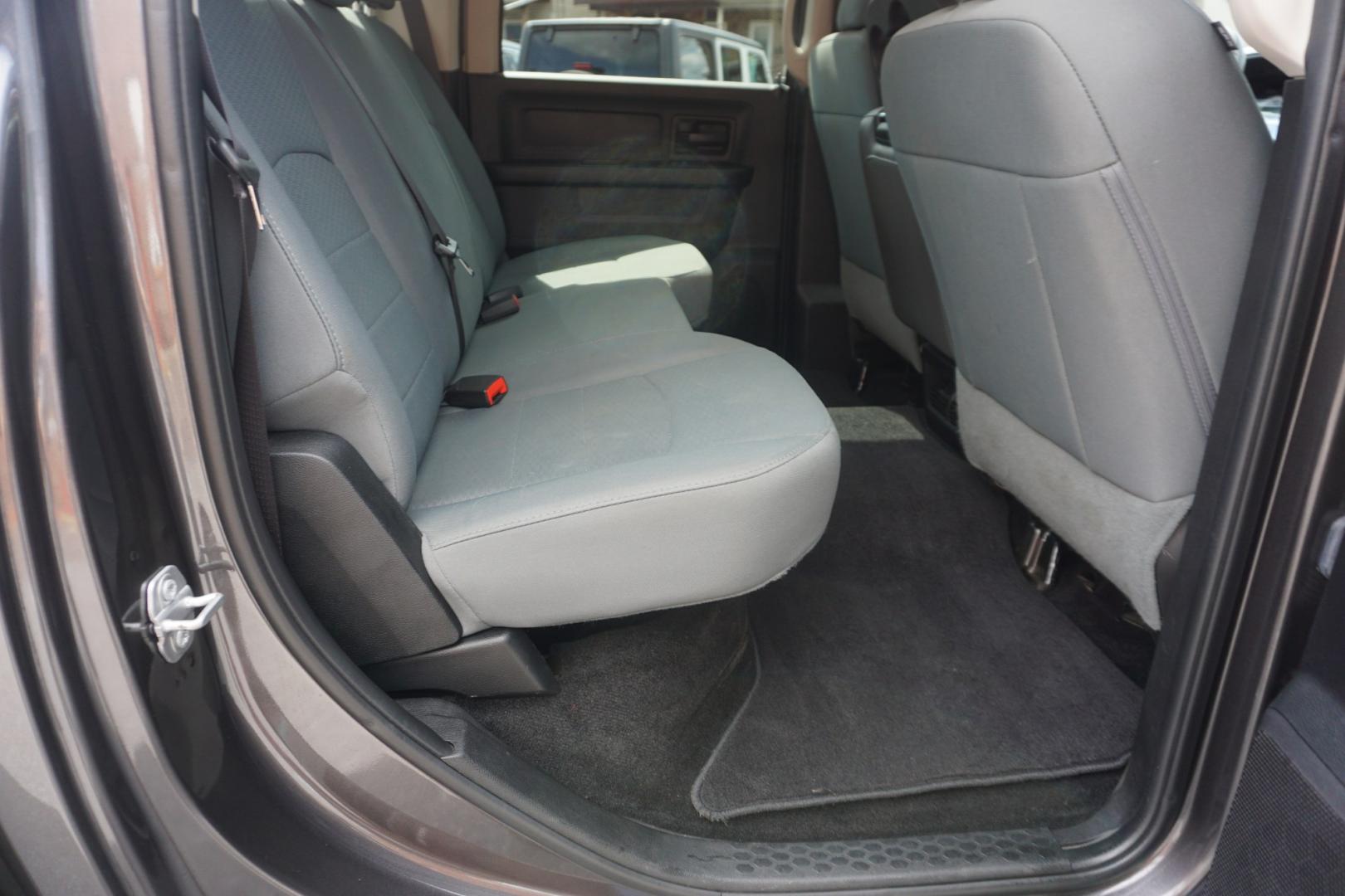 2017 GRAY /GRAY RAM 1500 EXPRESS (3C6RR7KT2HG) with an 5.7L V8 engine, AUTOMATIC transmission, located at 312 Centre Ave, Schuylkill Haven, PA, 17972, (570) 593-5278, 40.638130, -76.177383- Photo#33