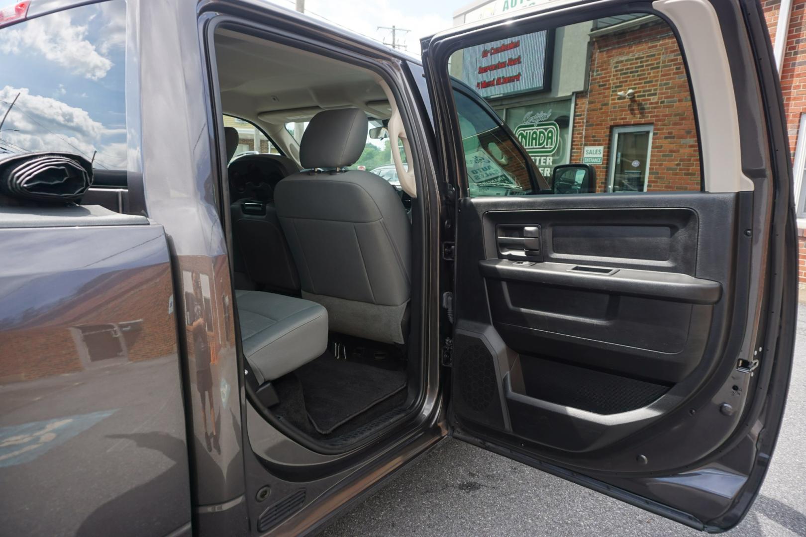 2017 GRAY /GRAY RAM 1500 EXPRESS (3C6RR7KT2HG) with an 5.7L V8 engine, AUTOMATIC transmission, located at 312 Centre Ave, Schuylkill Haven, PA, 17972, (570) 593-5278, 40.638130, -76.177383- Photo#34