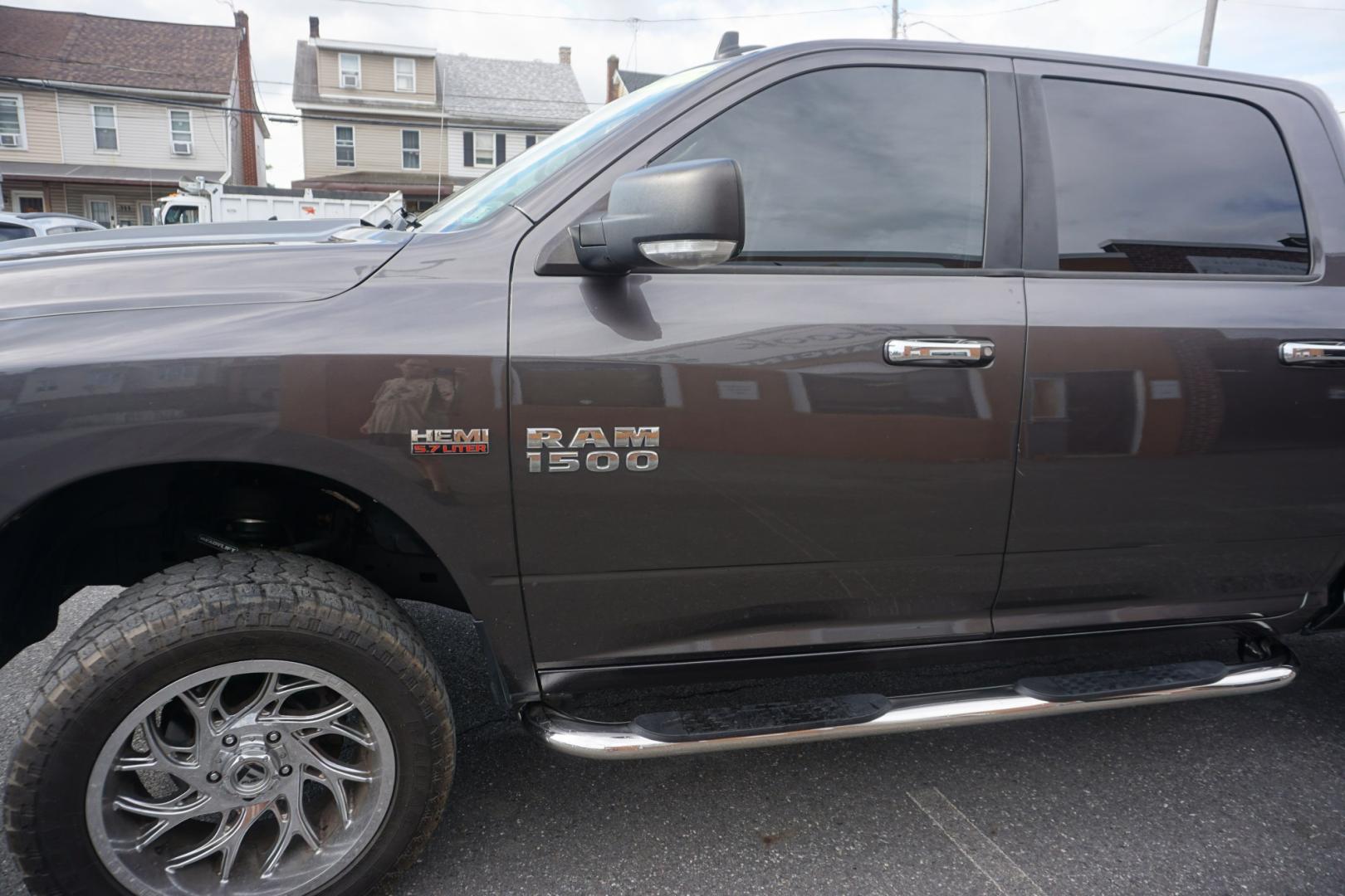 2017 GRAY /GRAY RAM 1500 SLT (3C6RR7LT5HG) with an 5.7L V8 engine, Automatic transmission, located at 312 Centre Ave, Schuylkill Haven, PA, 17972, (570) 593-5278, 40.638130, -76.177383- Photo#4