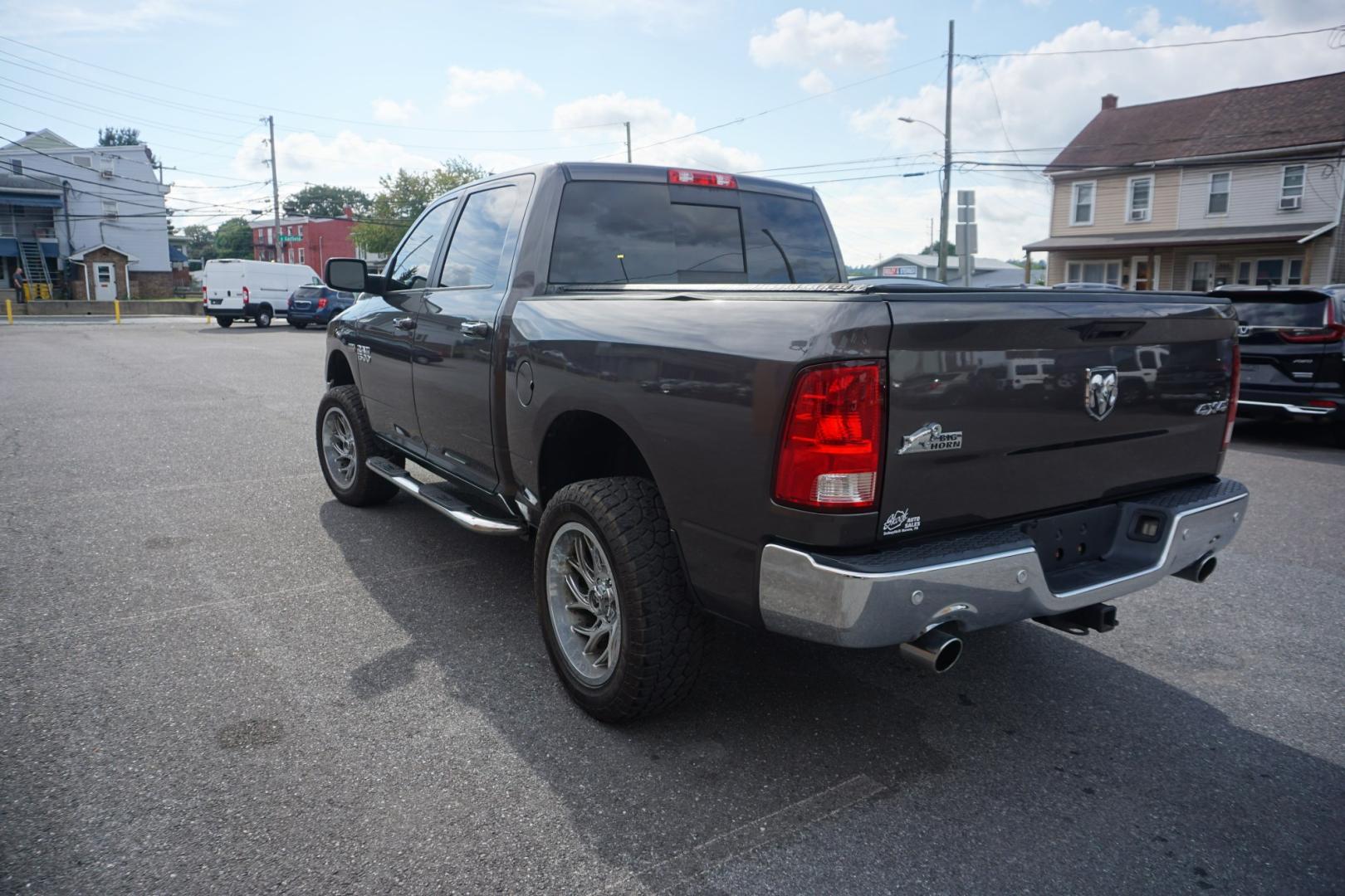 2017 GRAY /GRAY RAM 1500 SLT (3C6RR7LT5HG) with an 5.7L V8 engine, Automatic transmission, located at 312 Centre Ave, Schuylkill Haven, PA, 17972, (570) 593-5278, 40.638130, -76.177383- Photo#7