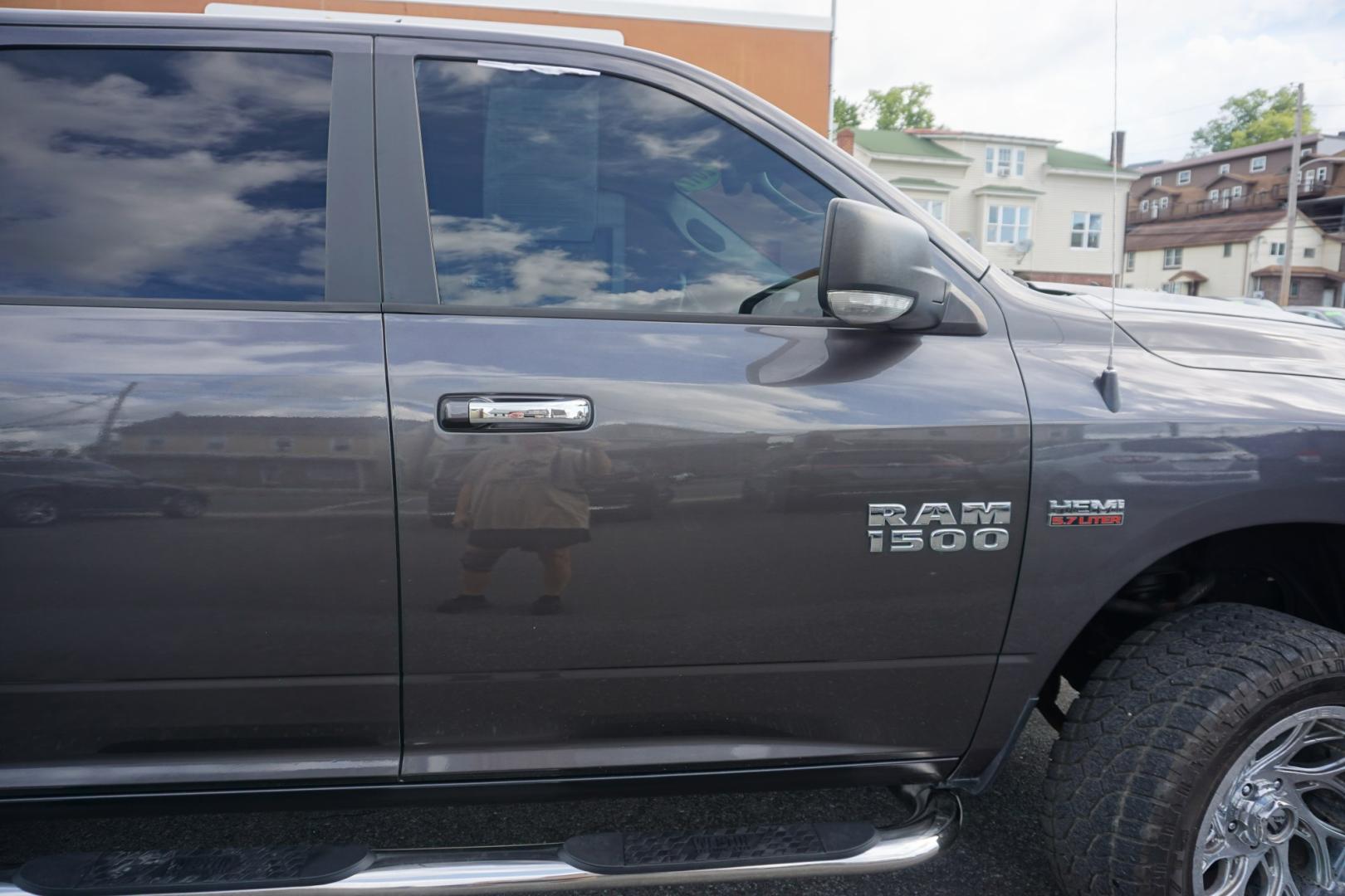 2017 GRAY /GRAY RAM 1500 SLT (3C6RR7LT5HG) with an 5.7L V8 engine, Automatic transmission, located at 312 Centre Ave, Schuylkill Haven, PA, 17972, (570) 593-5278, 40.638130, -76.177383- Photo#16