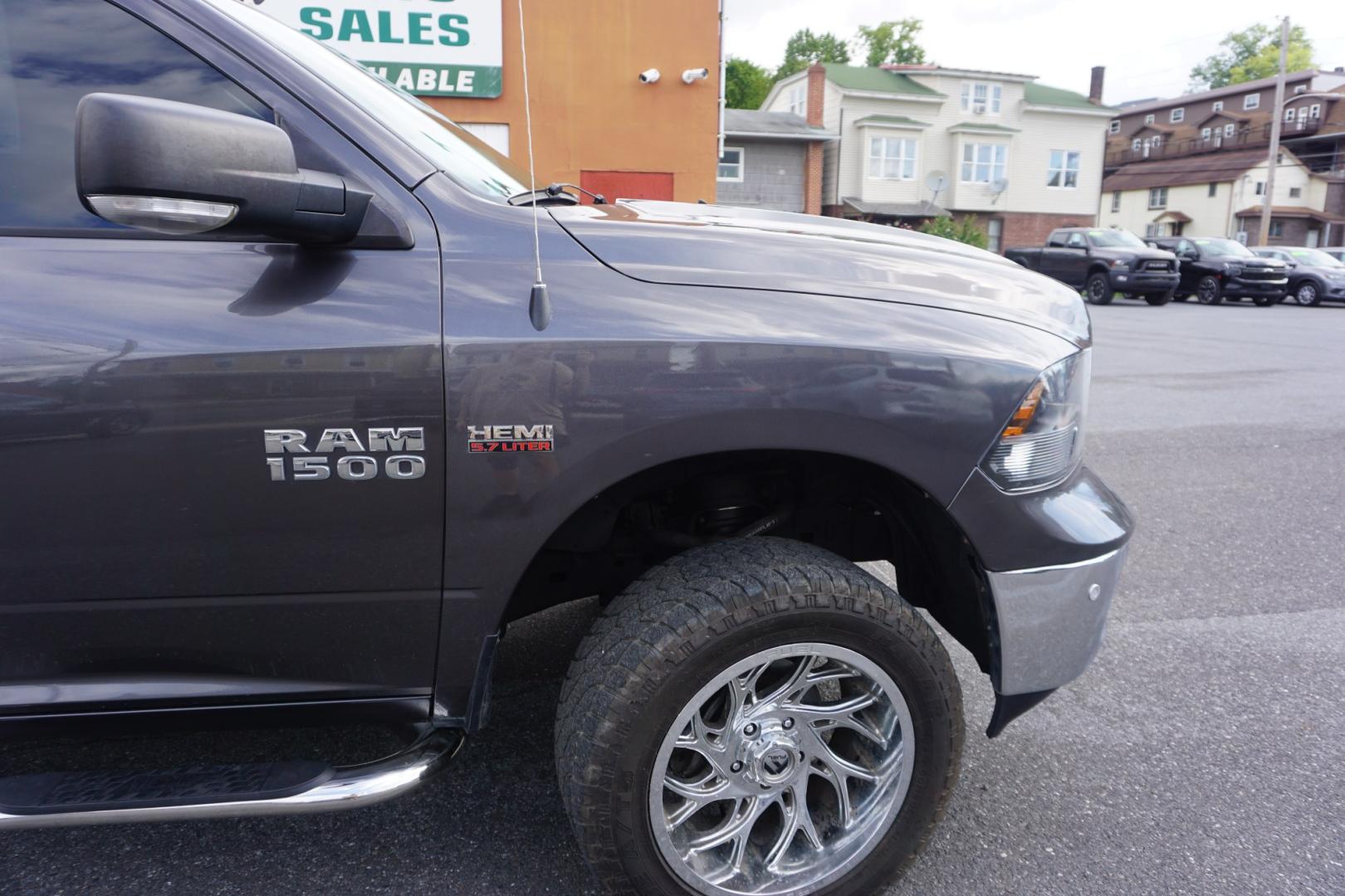 2017 GRAY /GRAY RAM 1500 SLT (3C6RR7LT5HG) with an 5.7L V8 engine, Automatic transmission, located at 312 Centre Ave, Schuylkill Haven, PA, 17972, (570) 593-5278, 40.638130, -76.177383- Photo#17